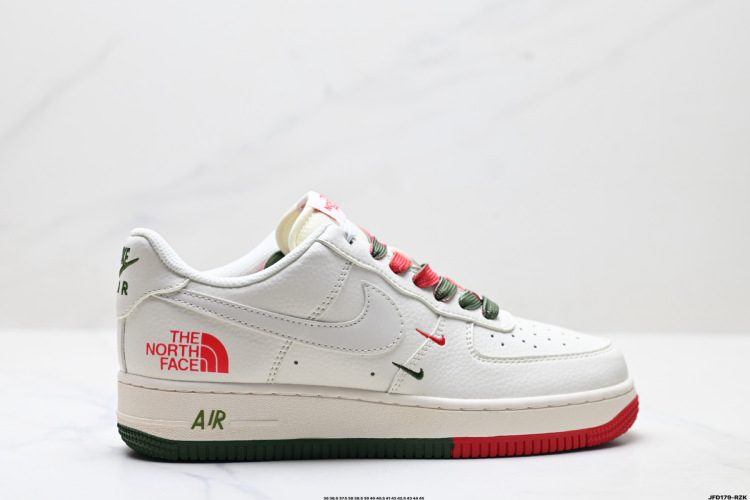 Nike Air Force 1 '07 LX: שילוב אייקוני של נוחות וסגנון עם טוויסט מפתיע 1 Nike Air Force 1 ’07 LX: שילוב אייקוני של נוחות וסגנון עם טוויסט מפתיע