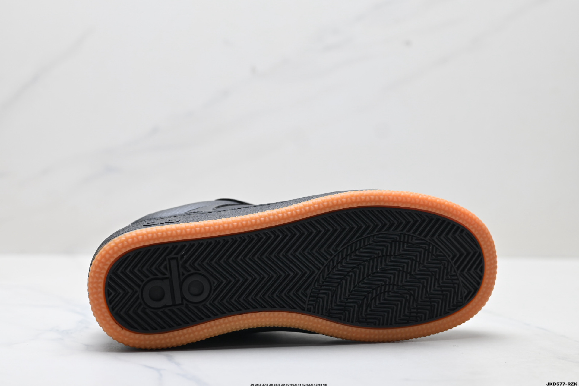 170 Alo Yoga Recovery Mode 百搭轻便 防滑减震低帮板鞋