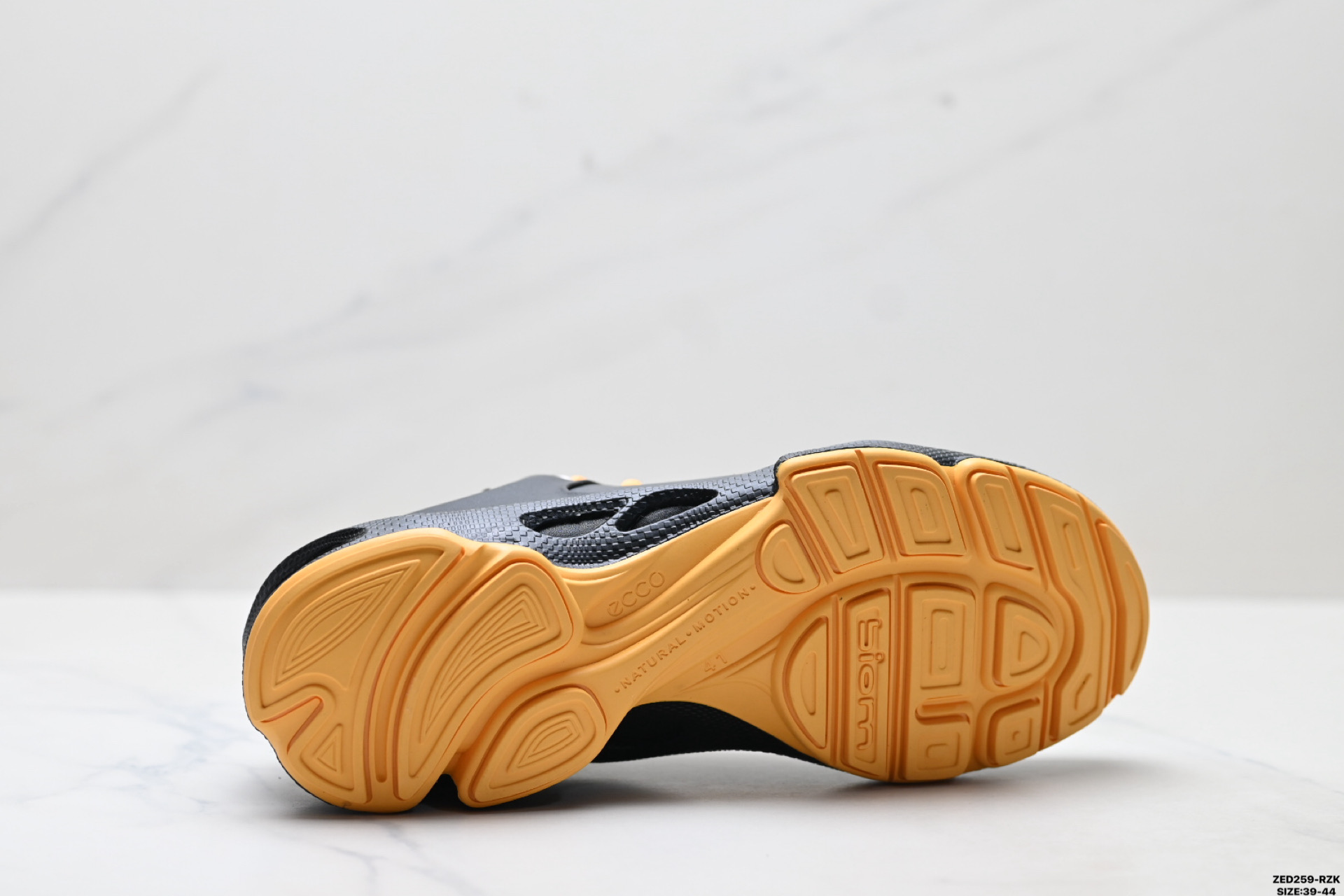 270 Ecco爱步 BIOM C 系列 牛皮 圆头厚底系带 低帮 徒步鞋 800434-610