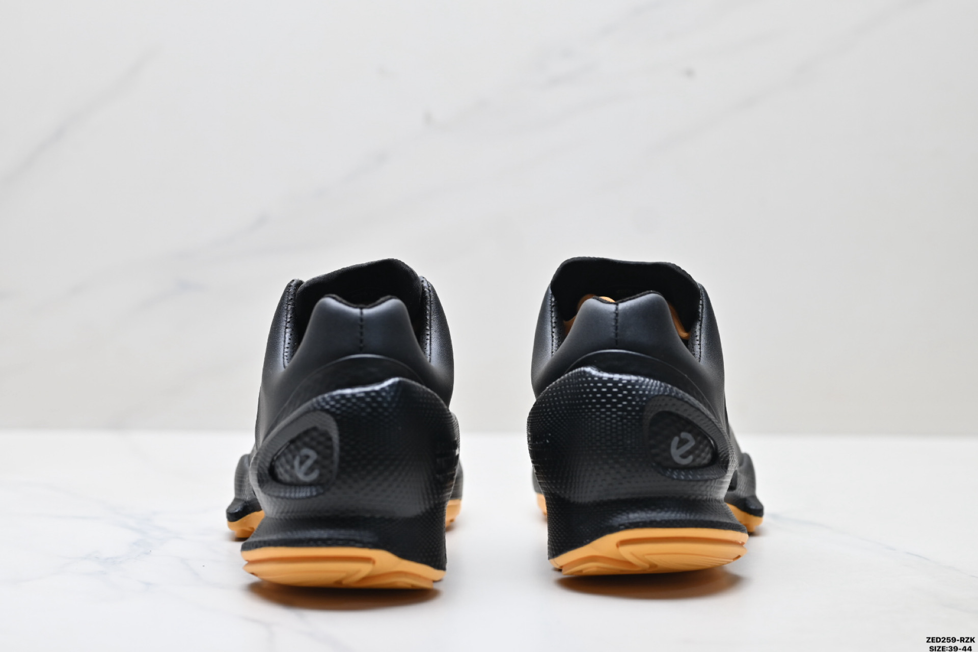 270 Ecco爱步 BIOM C 系列 牛皮 圆头厚底系带 低帮 徒步鞋 800434-610