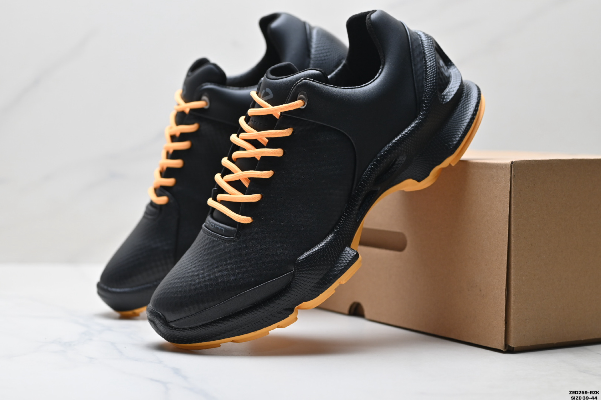 270 Ecco爱步 BIOM C 系列 牛皮 圆头厚底系带 低帮 徒步鞋 800434-610