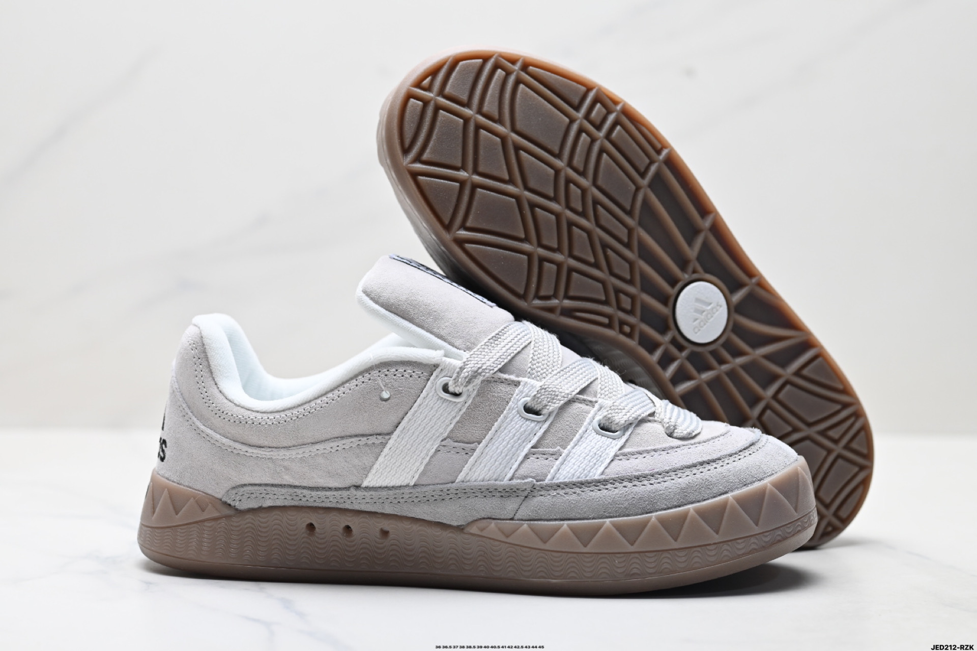 Adidas Adimatic Low 马蒂奇系列低帮 复古鲨鱼面包鞋运动休闲滑板板鞋 ID0847