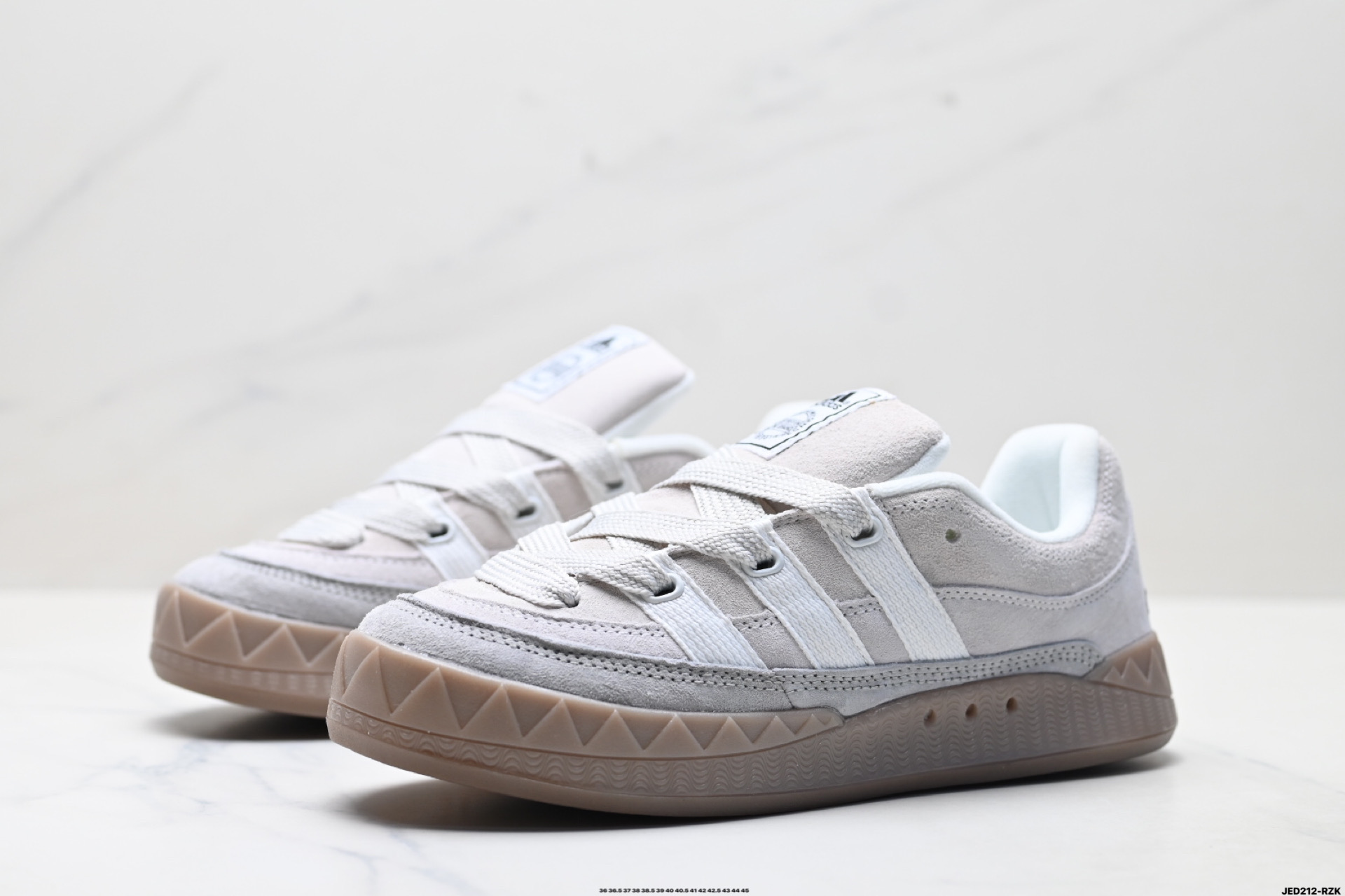 Adidas Adimatic Low 马蒂奇系列低帮 复古鲨鱼面包鞋运动休闲滑板板鞋 ID0847