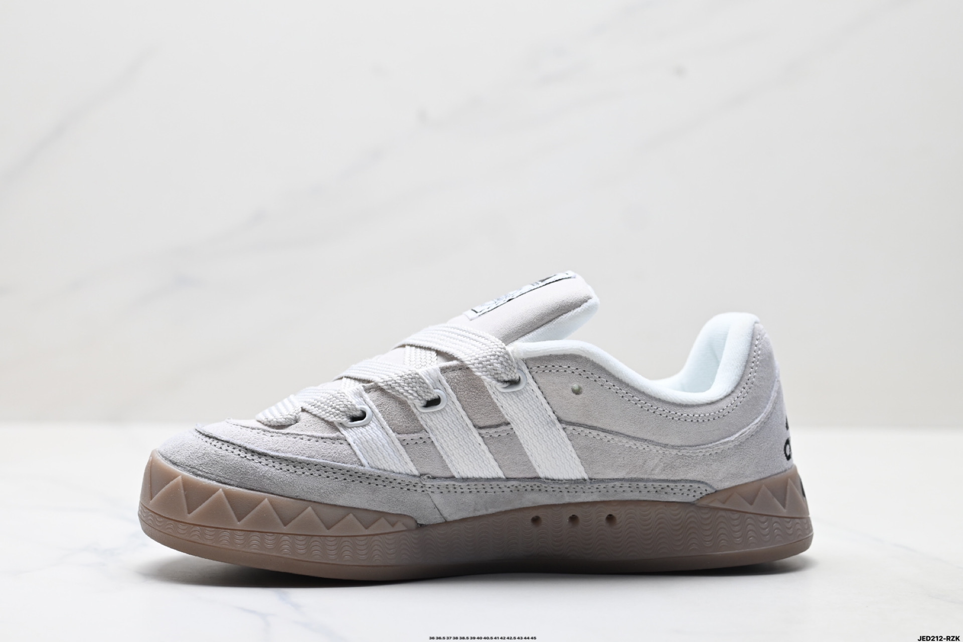 Adidas Adimatic Low 马蒂奇系列低帮 复古鲨鱼面包鞋运动休闲滑板板鞋 ID0847