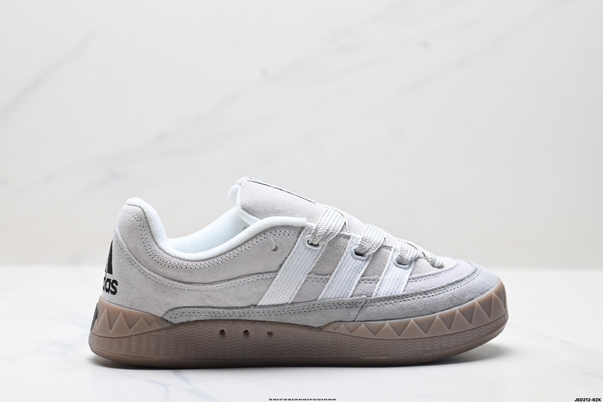 Adidas Adimatic Low 马蒂奇系列低帮 复古鲨鱼面包鞋运动休闲滑板板鞋 ID0847