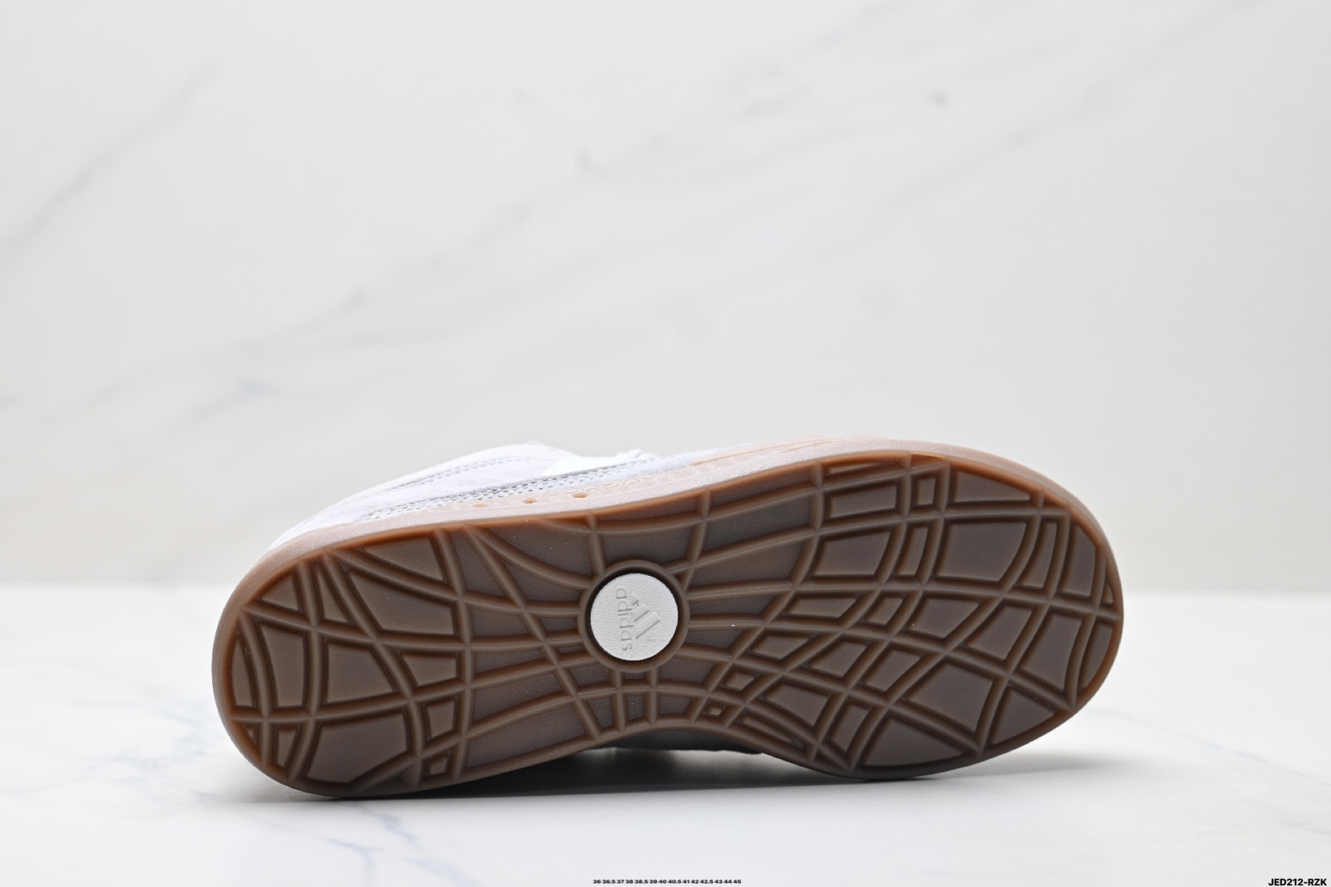 Adidas Adimatic Low 马蒂奇系列低帮 复古鲨鱼面包鞋运动休闲滑板板鞋 ID0847