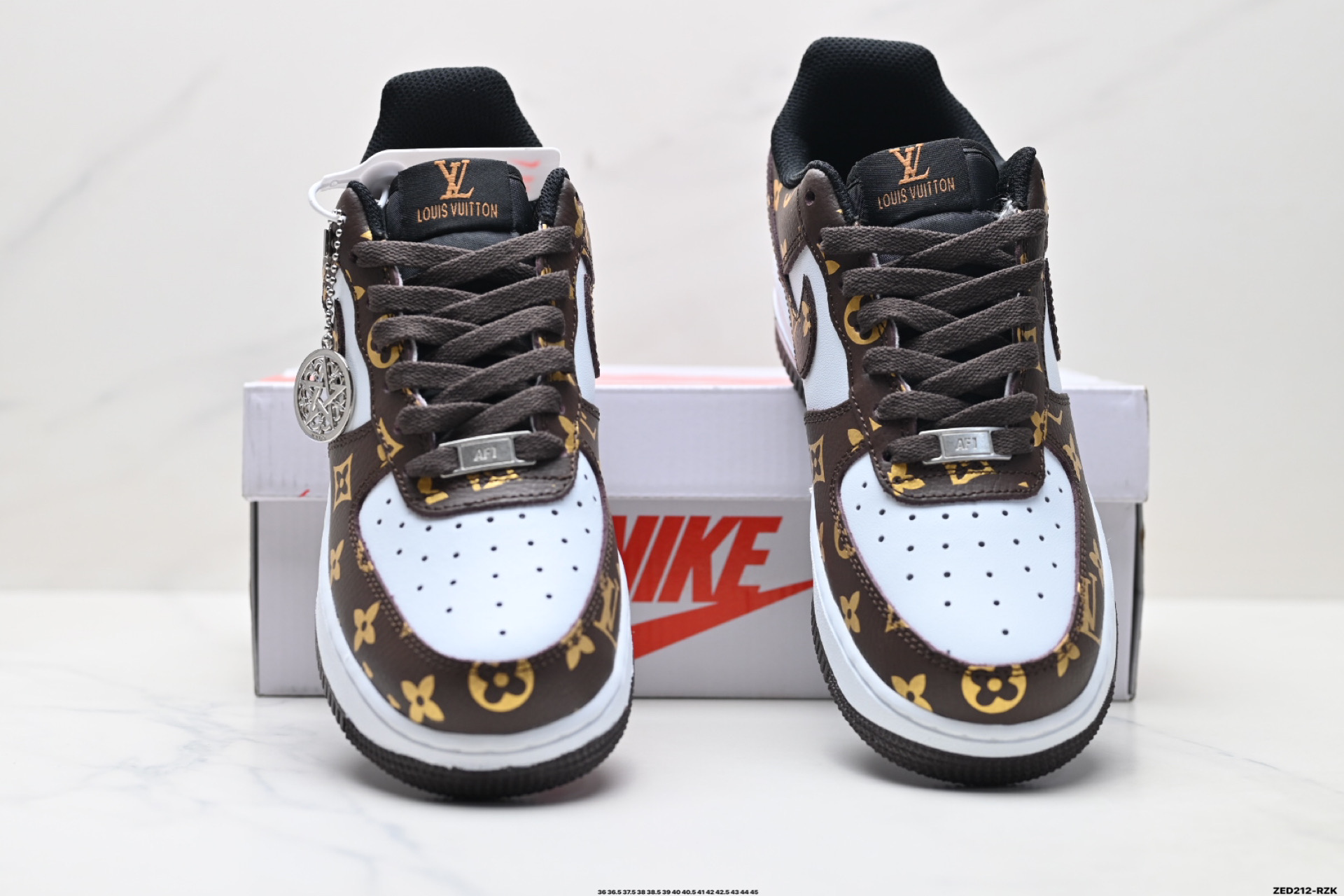 NIKE AIR FORCE 1‘07 CZ3986-004 NIKE AIR FORCE 1‘07 CZ3986-004