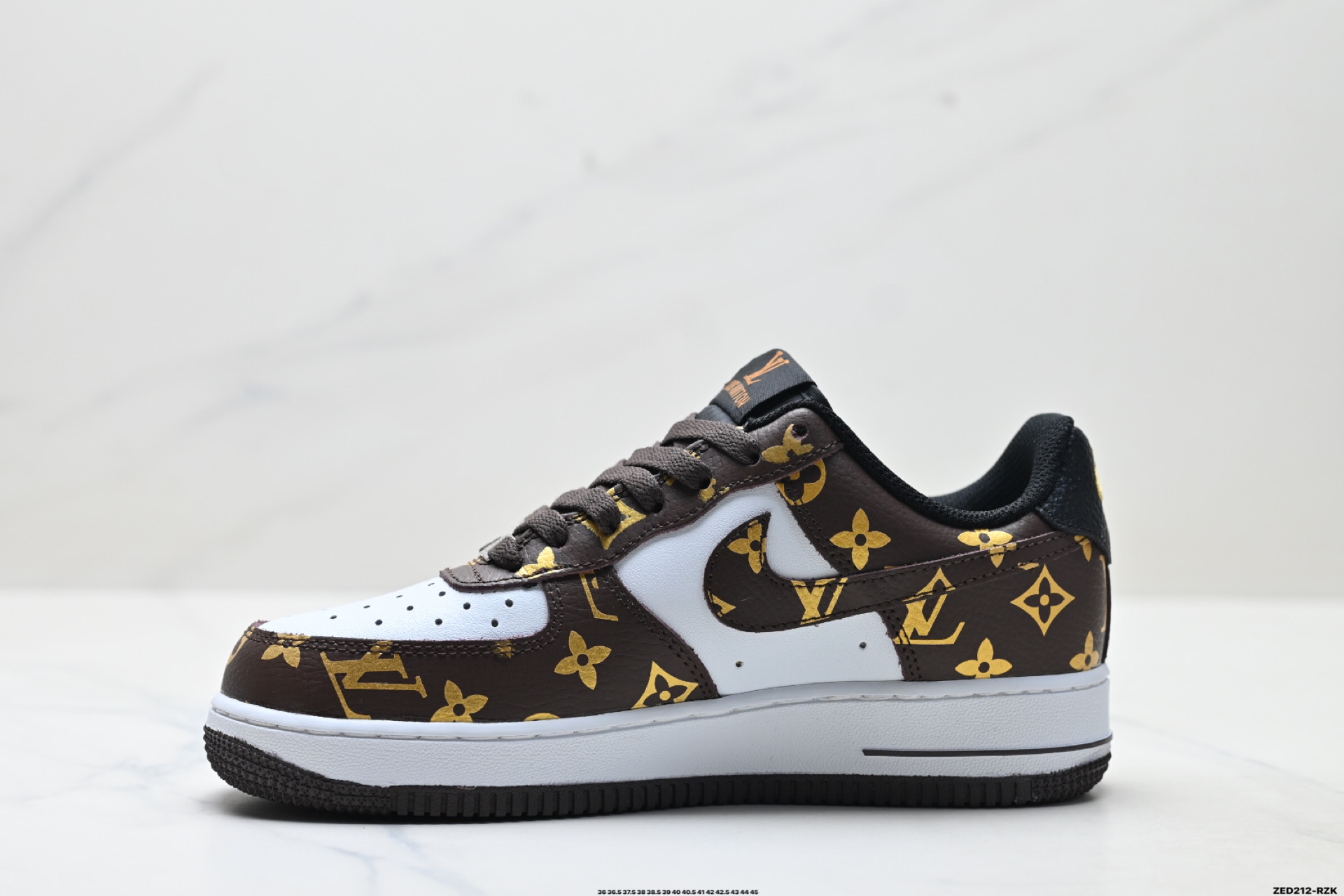 NIKE AIR FORCE 1‘07 CZ3986-004 NIKE AIR FORCE 1‘07 CZ3986-004