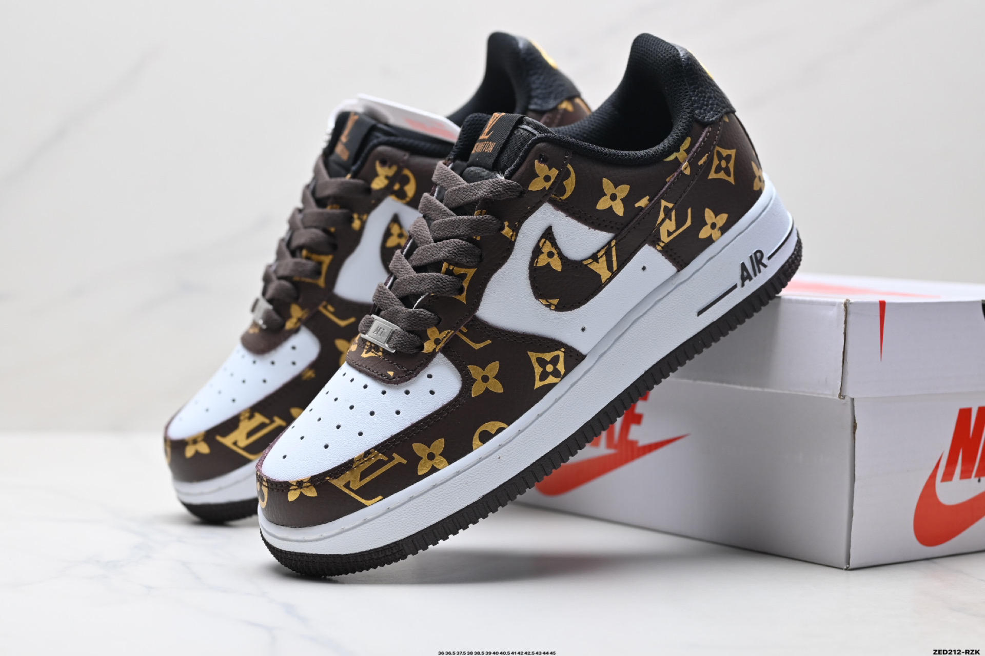 NIKE AIR FORCE 1‘07 CZ3986-004 NIKE AIR FORCE 1‘07 CZ3986-004