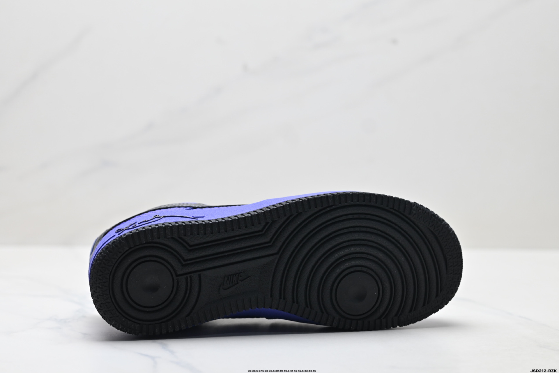 NIKE AIR FORCE 1‘07 II7062-500