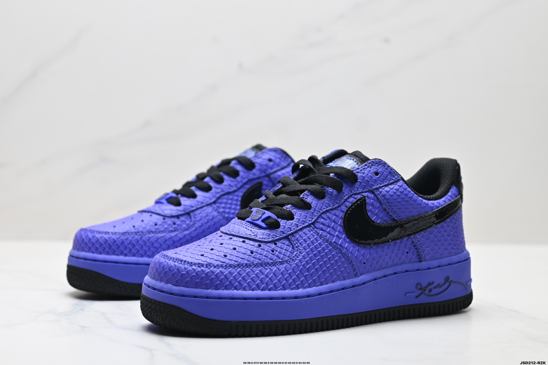 NIKE AIR FORCE 1‘07 II7062-500