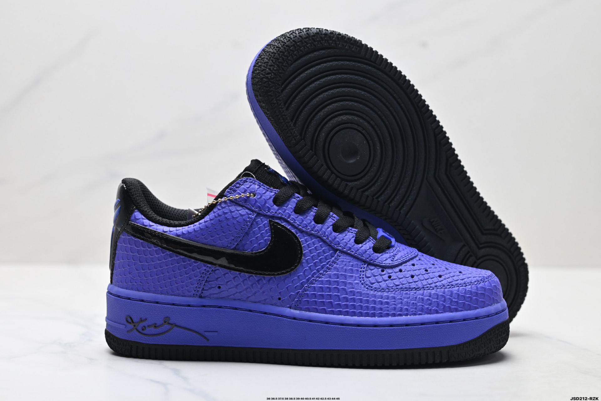 NIKE AIR FORCE 1‘07 II7062-500