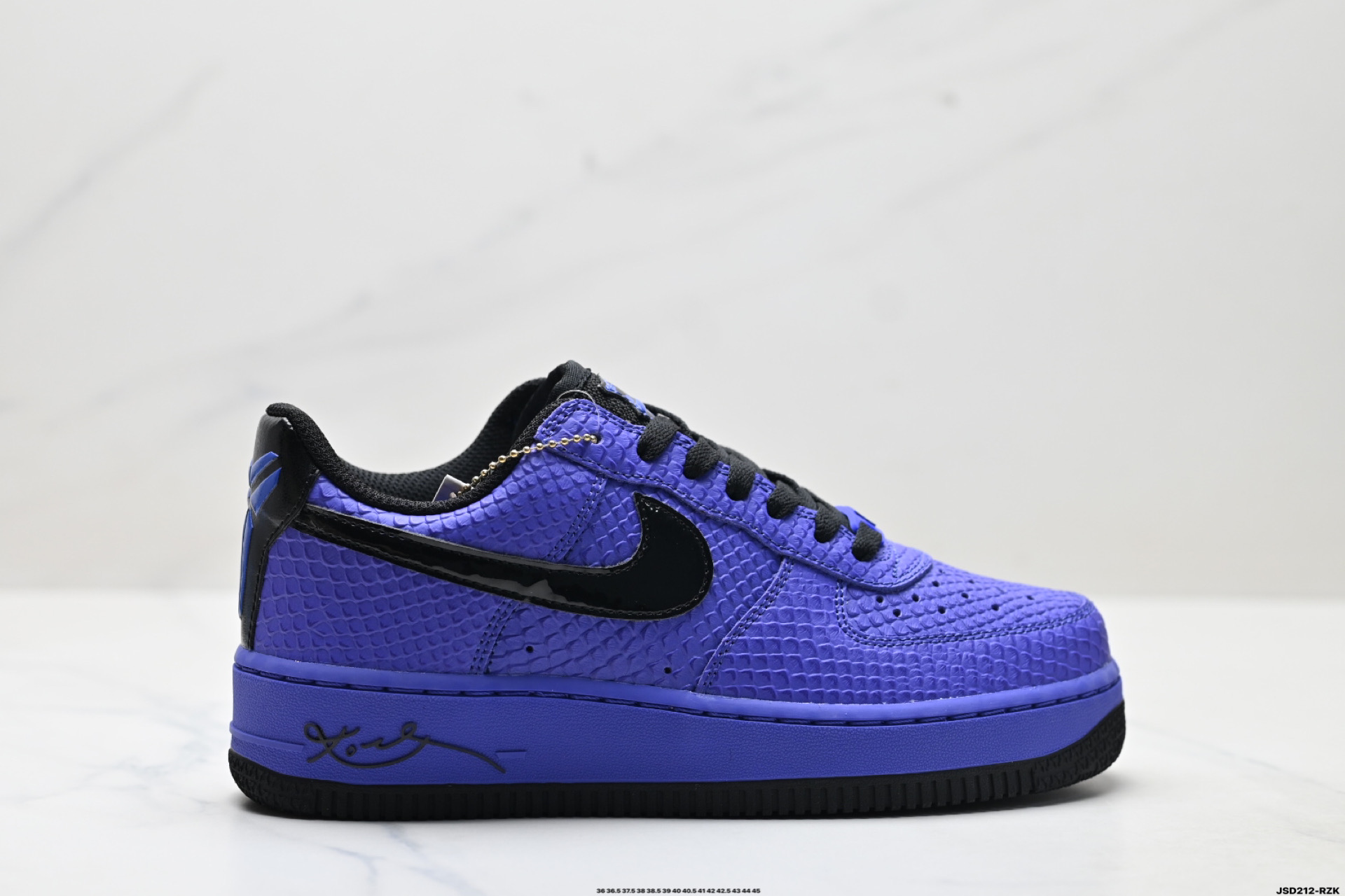 NIKE AIR FORCE 1‘07 II7062-500