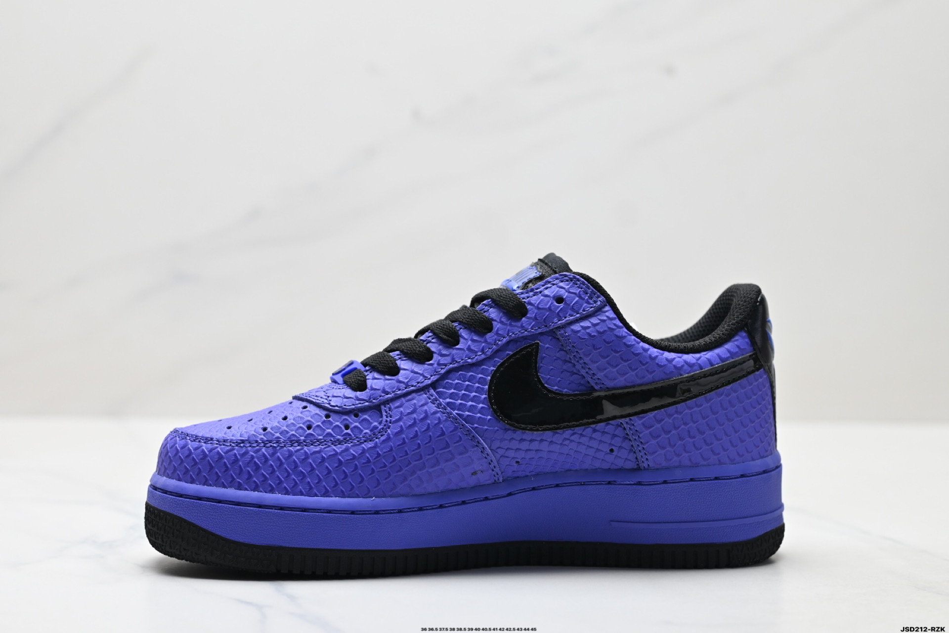NIKE AIR FORCE 1‘07 II7062-500