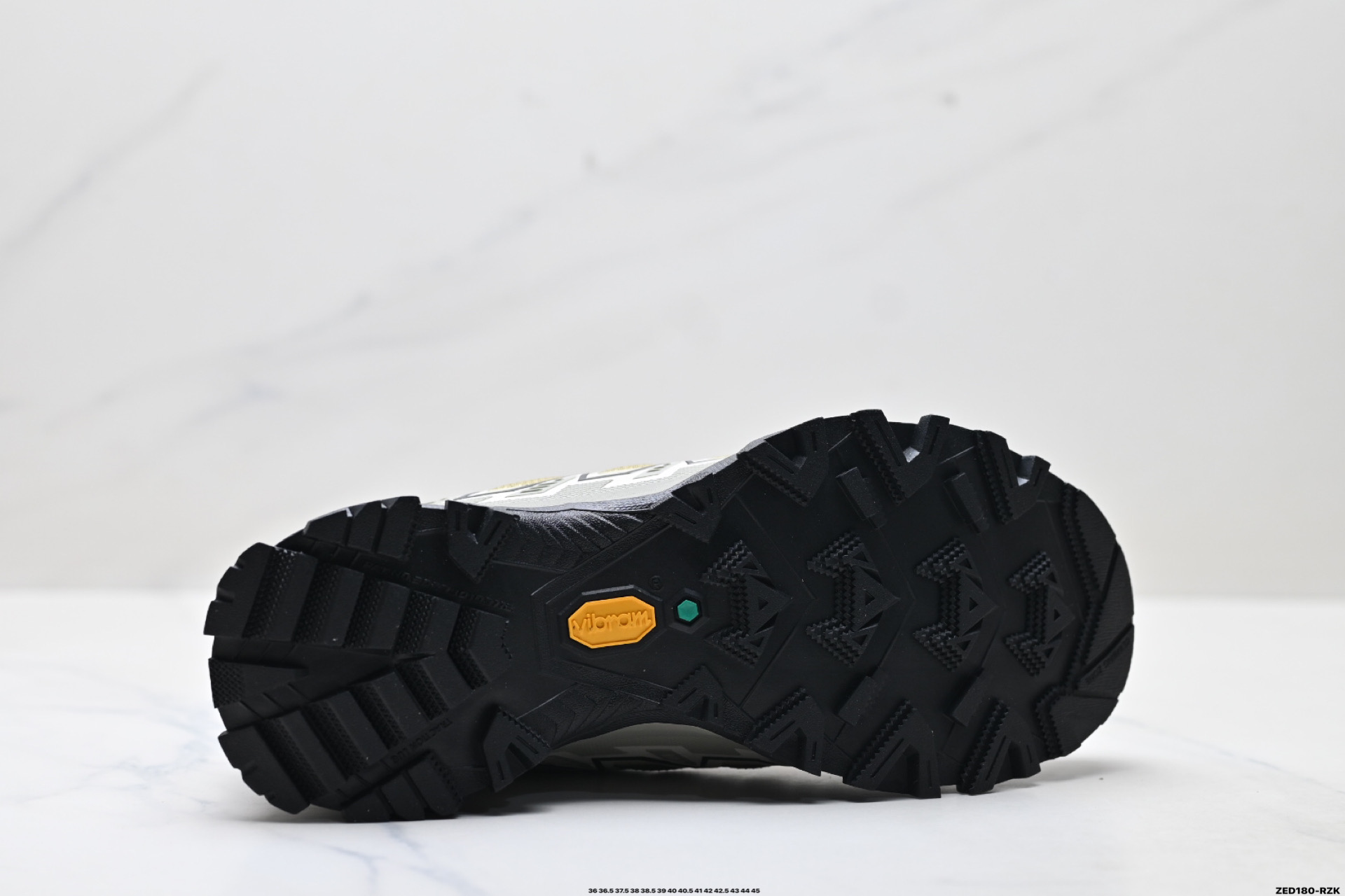 270 凯乐石KAILAS 远征5 FLT 舒适简约经典登山 防滑耐磨防水 低帮 徒步鞋 KS243