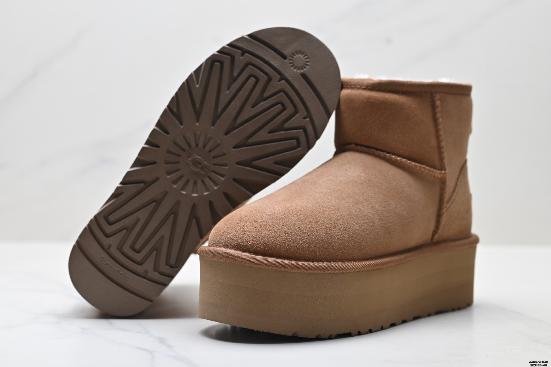 260 UGG雪地靴女 5CM松糕厚底明星宋妍霏同款短靴 1135092-Chinese UA Cheap High Quatity Brand Clothes Bags handbags Sneakers wholesale wholesaler seller from China Factory suppliers Fashion Clothing Shoes best Quality Beautiful Price 260 UGG雪地靴女 5CM松糕厚底明星宋妍霏同款短靴 1135092