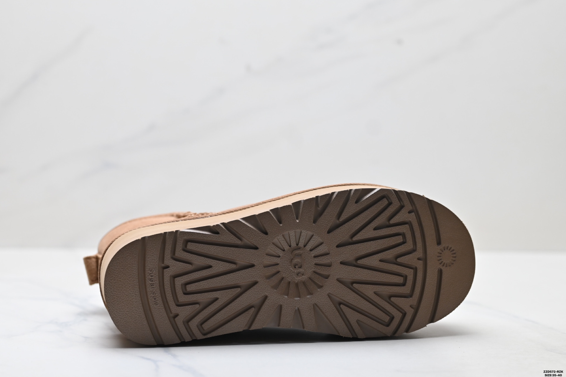 260 UGG雪地靴女 5CM松糕厚底明星宋妍霏同款短靴 1135092-Chinese UA Cheap High Quatity Brand Clothes Bags handbags Sneakers wholesale wholesaler seller from China Factory suppliers Fashion Clothing Shoes best Quality Beautiful Price 260 UGG雪地靴女 5CM松糕厚底明星宋妍霏同款短靴 1135092