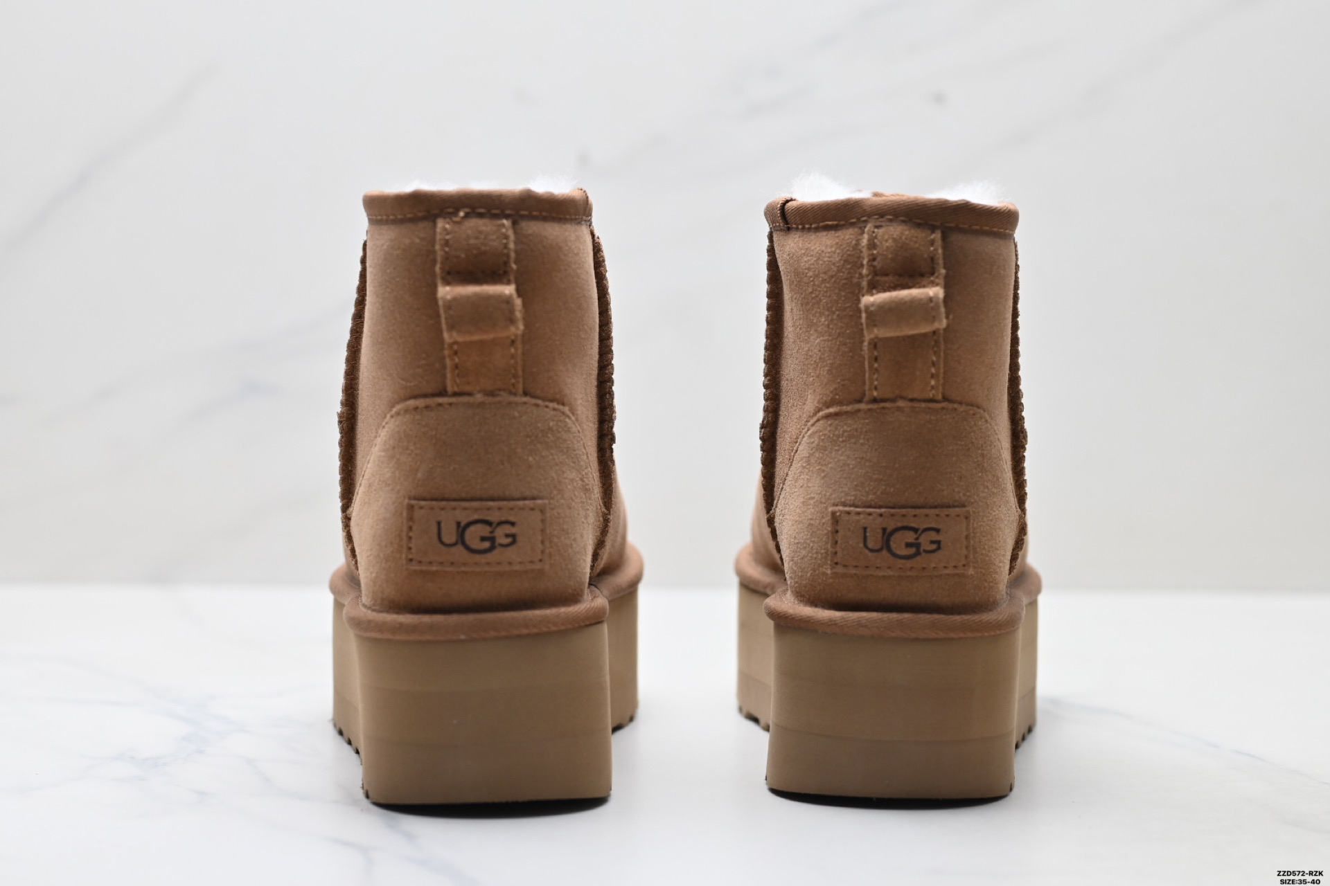 260 UGG雪地靴女 5CM松糕厚底明星宋妍霏同款短靴 1135092-Chinese UA Cheap High Quatity Brand Clothes Bags handbags Sneakers wholesale wholesaler seller from China Factory suppliers Fashion Clothing Shoes best Quality Beautiful Price 260 UGG雪地靴女 5CM松糕厚底明星宋妍霏同款短靴 1135092