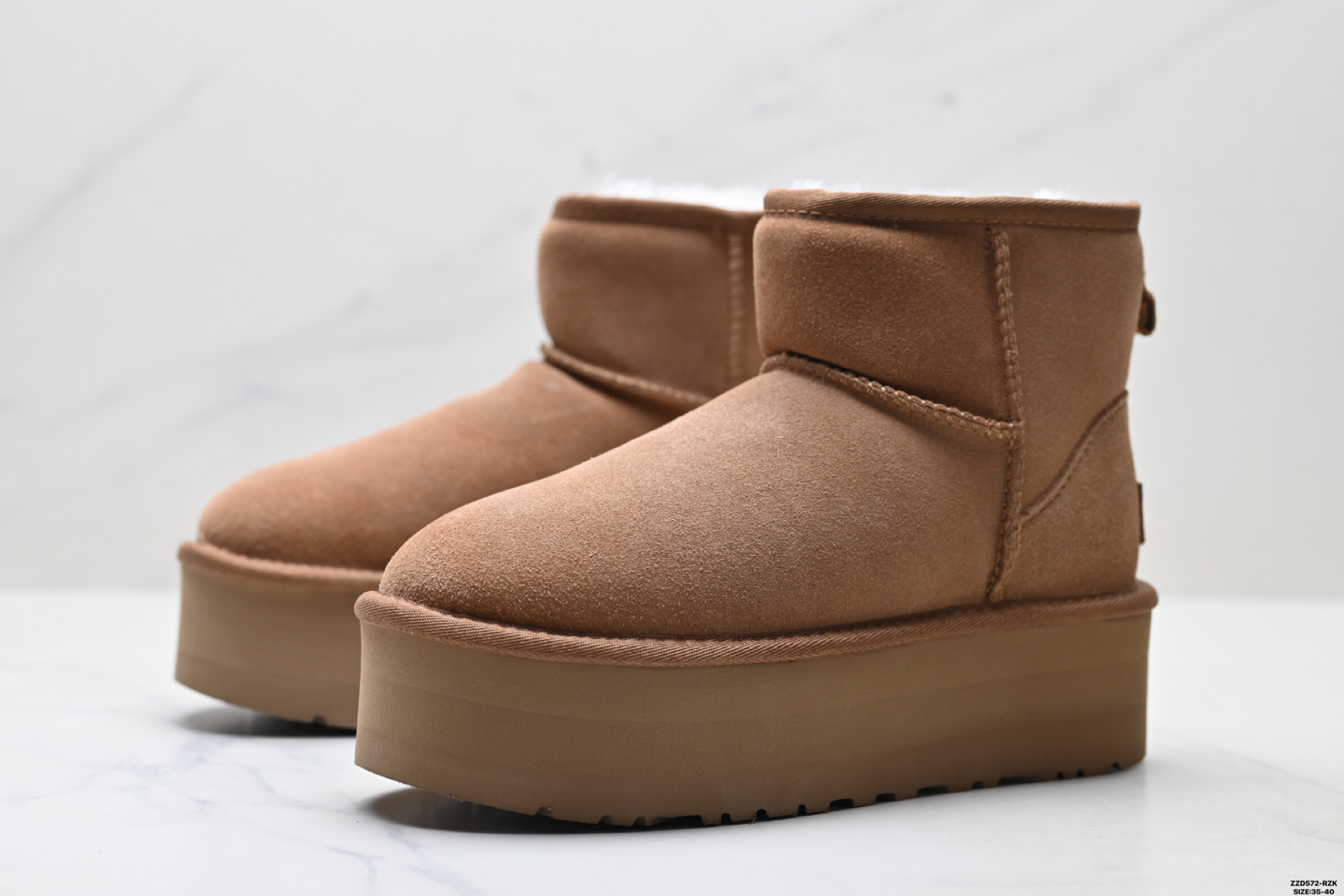 260 UGG雪地靴女 5CM松糕厚底明星宋妍霏同款短靴 1135092-Chinese UA Cheap High Quatity Brand Clothes Bags handbags Sneakers wholesale wholesaler seller from China Factory suppliers Fashion Clothing Shoes best Quality Beautiful Price 260 UGG雪地靴女 5CM松糕厚底明星宋妍霏同款短靴 1135092