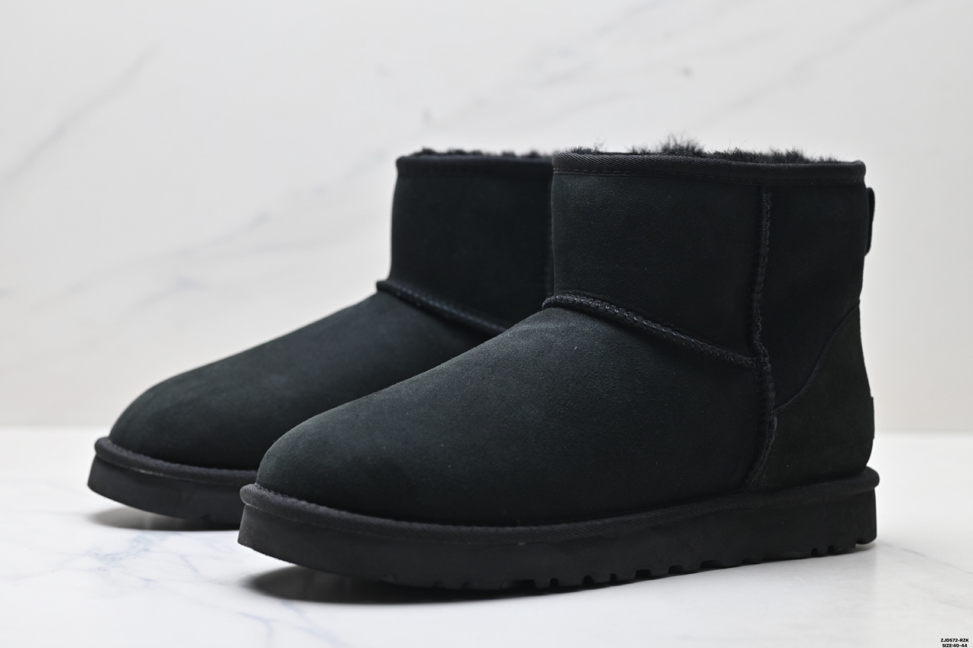 250 UGG CLASSIC MINI II 麂皮 中筒保暖雪地靴 1016222