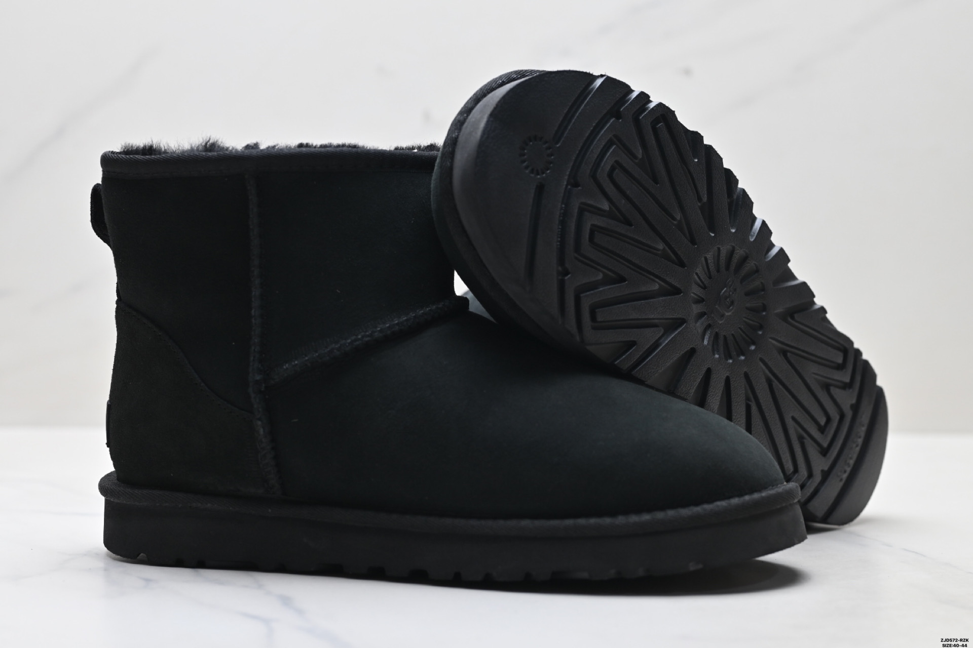 250 UGG CLASSIC MINI II 麂皮 中筒保暖雪地靴 1016222