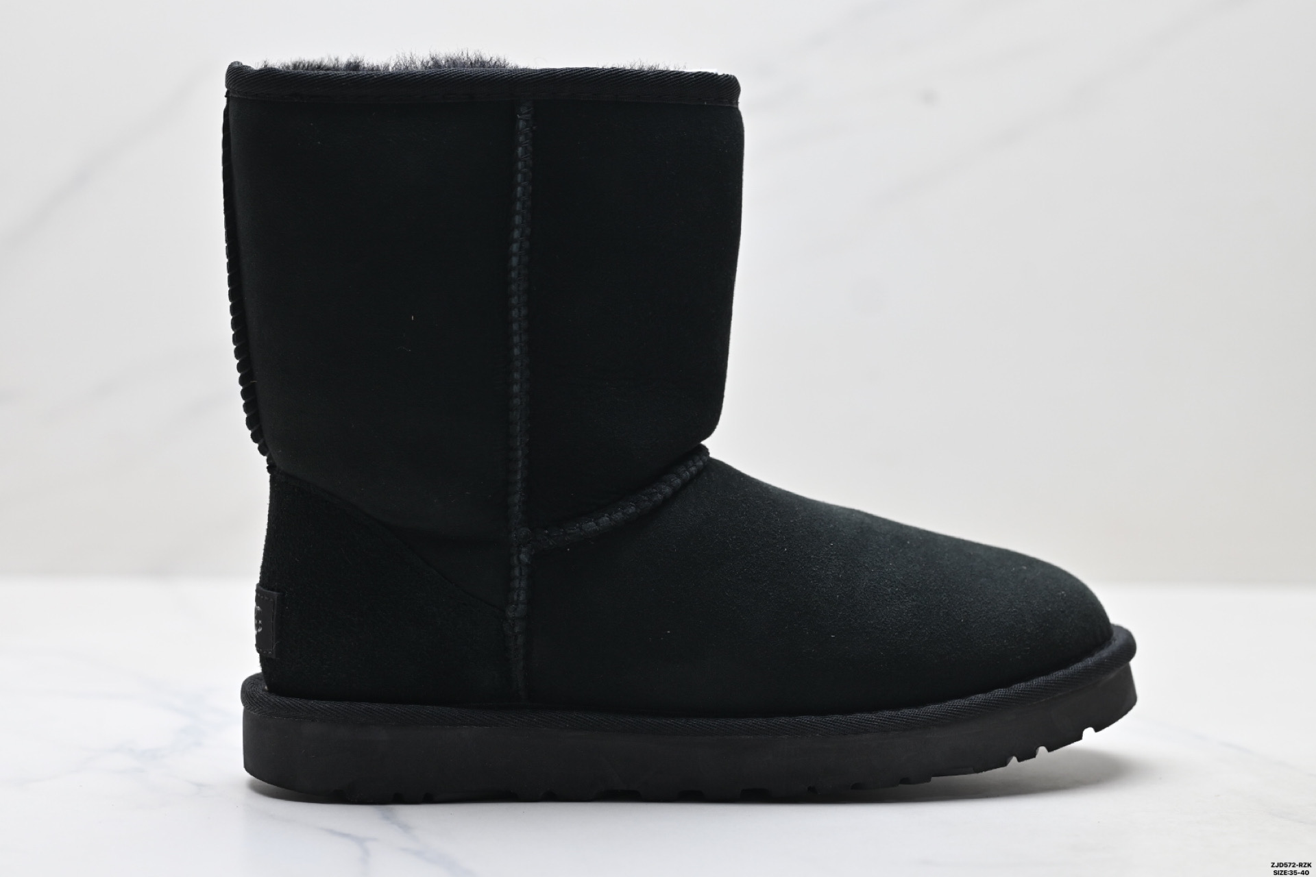 UGG Classic Short II Botas de Nieve de Ante para Mujer – Calidez y Estilo