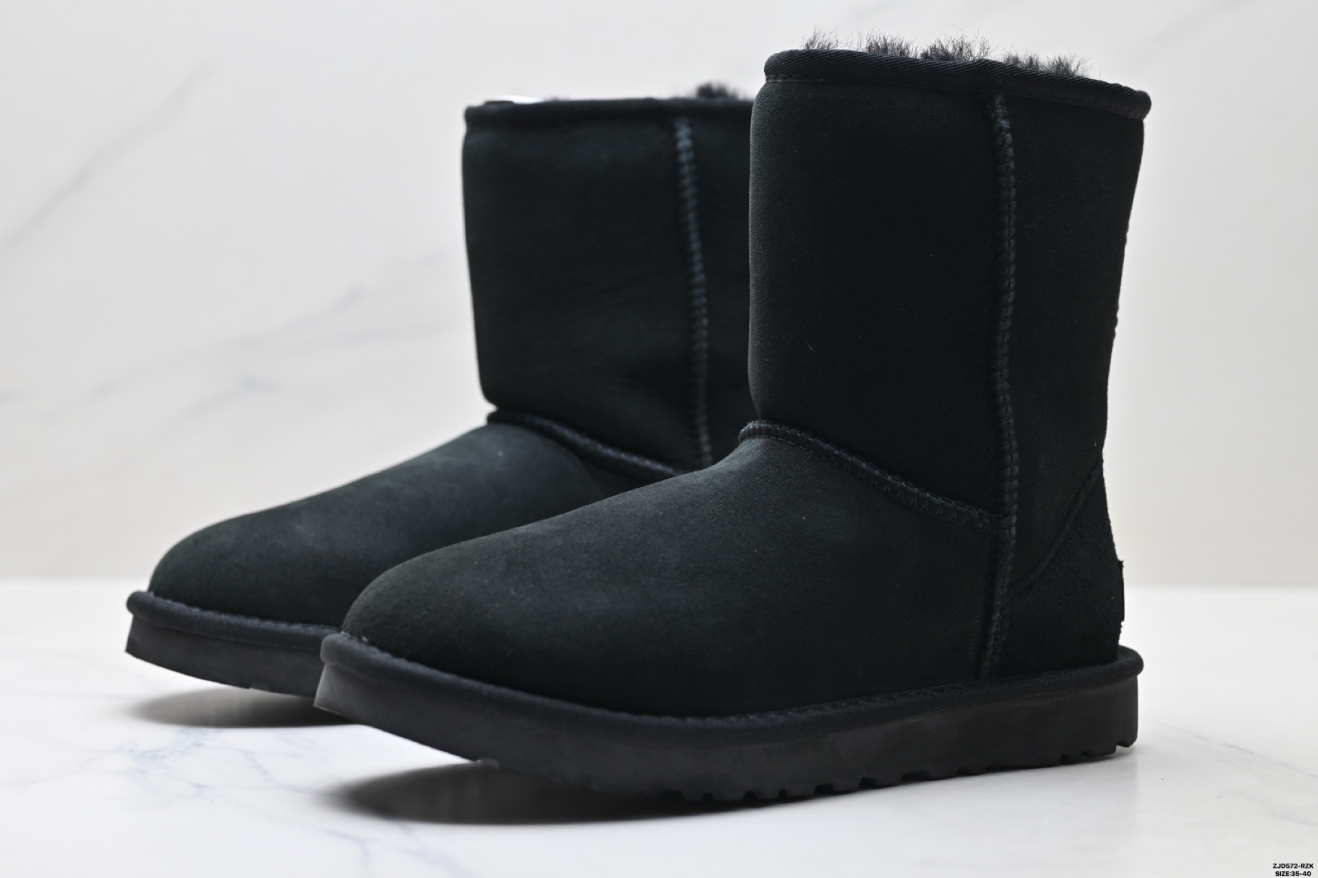 UGG Classic Short II Botas de Nieve de Gamuza para Mujer - Calidez y Comodidad 5 i1758643960153 6020 0 3