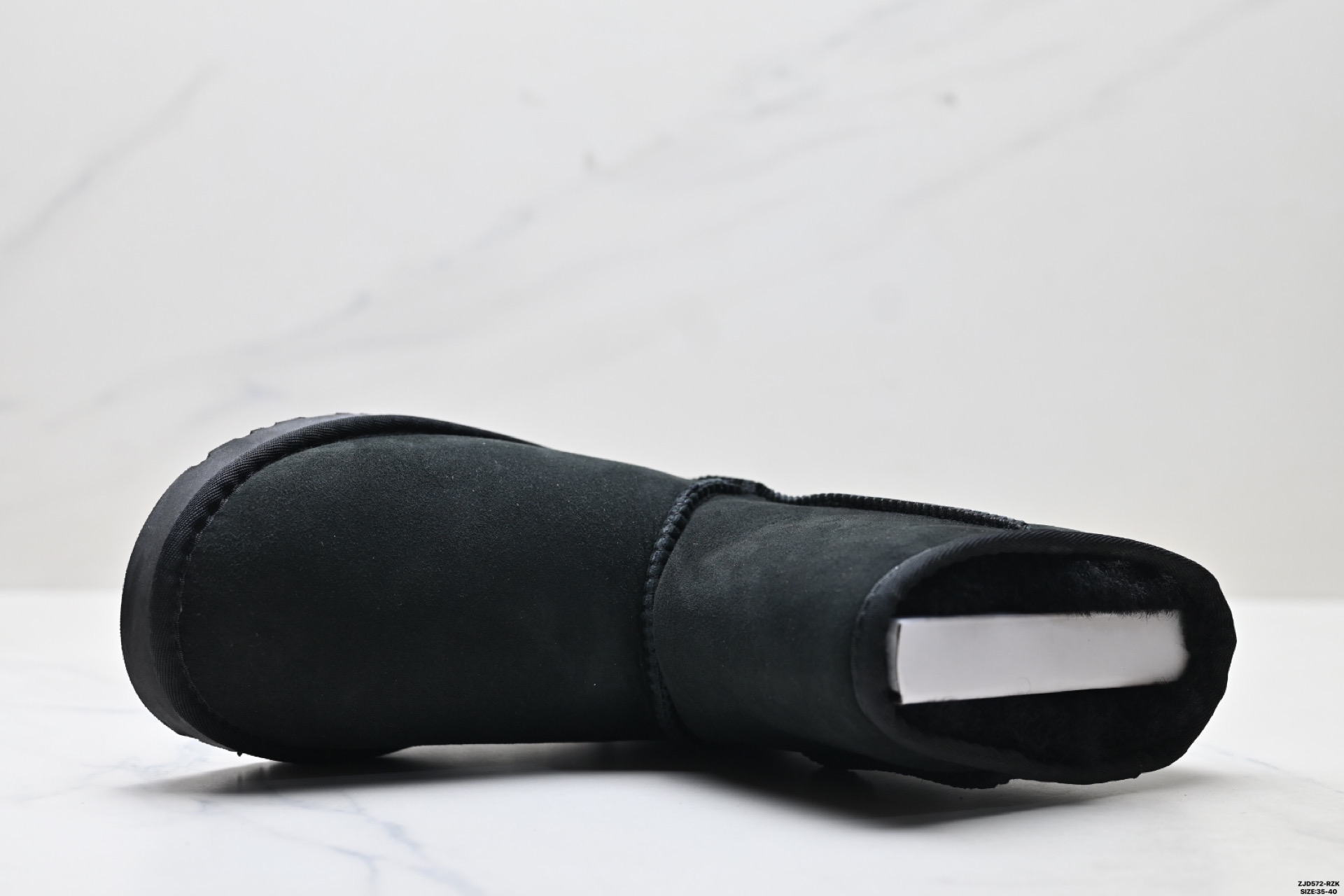 UGG Classic Short II Botas de Nieve de Gamuza para Mujer - Calidez y Comodidad 3 i1758643960906 3599 0 1