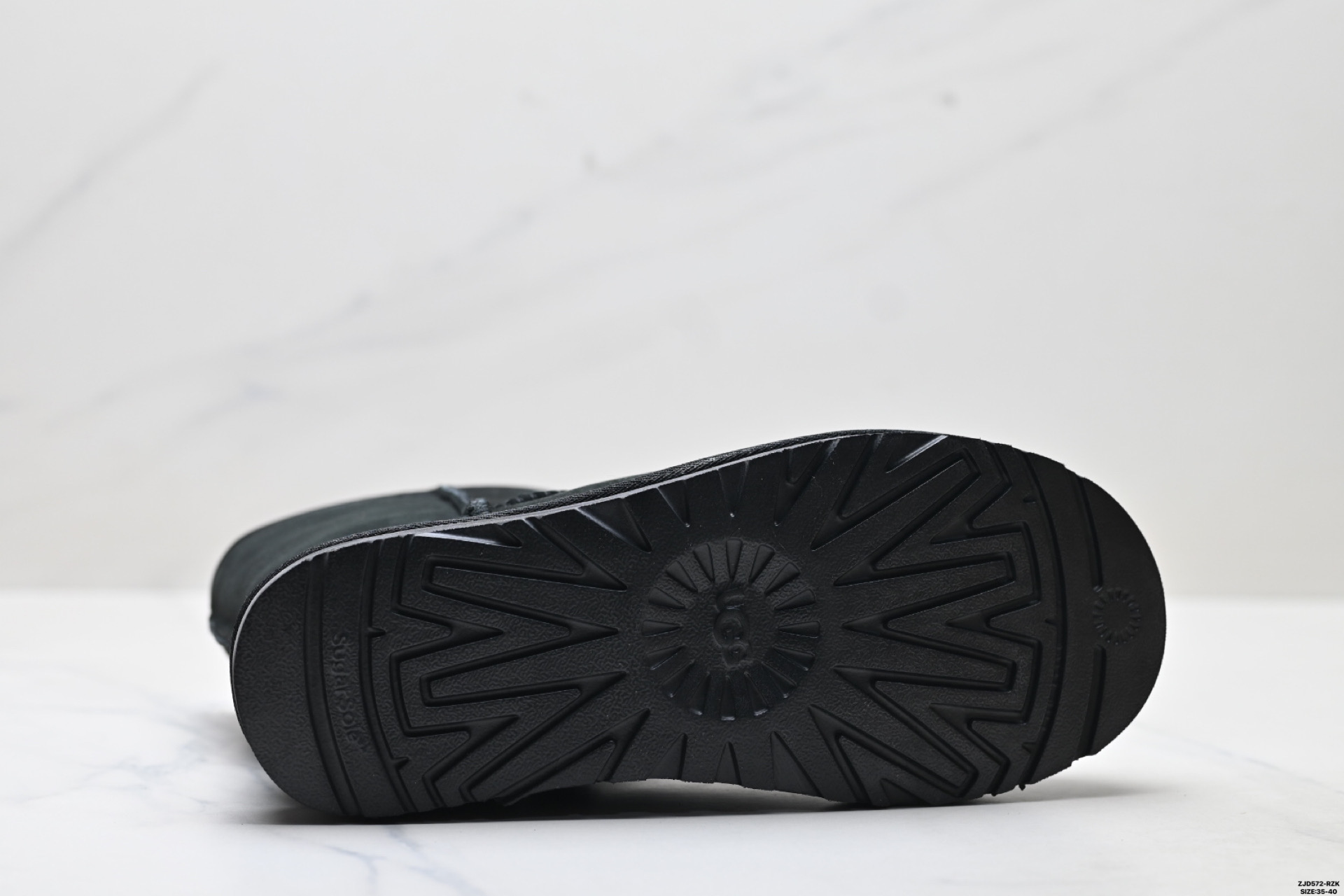 UGG Classic Short II Botas de Nieve de Gamuza para Mujer - Calidez y Comodidad 10 i1758643960911 8778 0 8