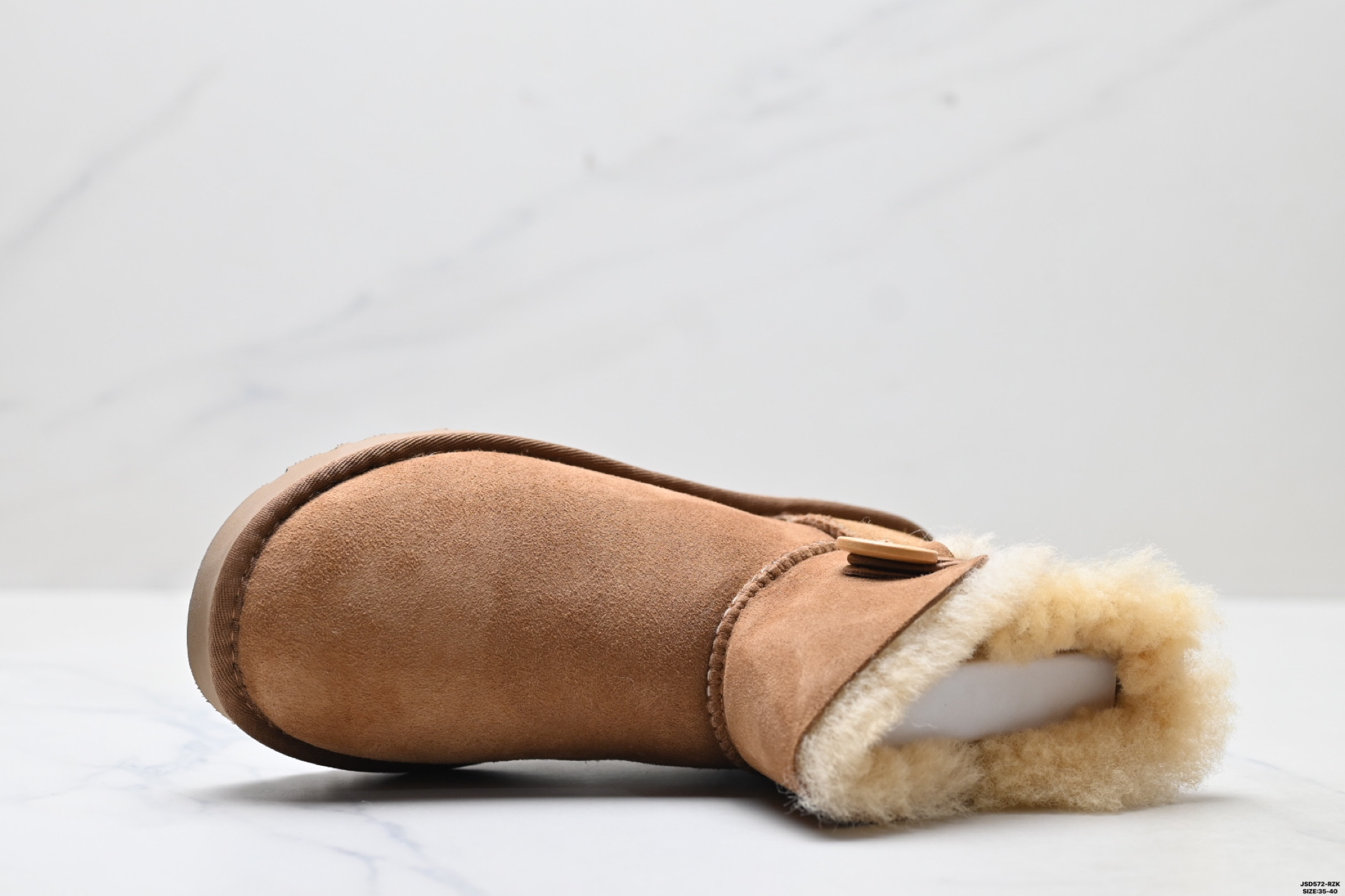 UGG Mini Bailey Button II Botas Cortas de Invierno para Mujer 3 i1758644168976 3483 0 1