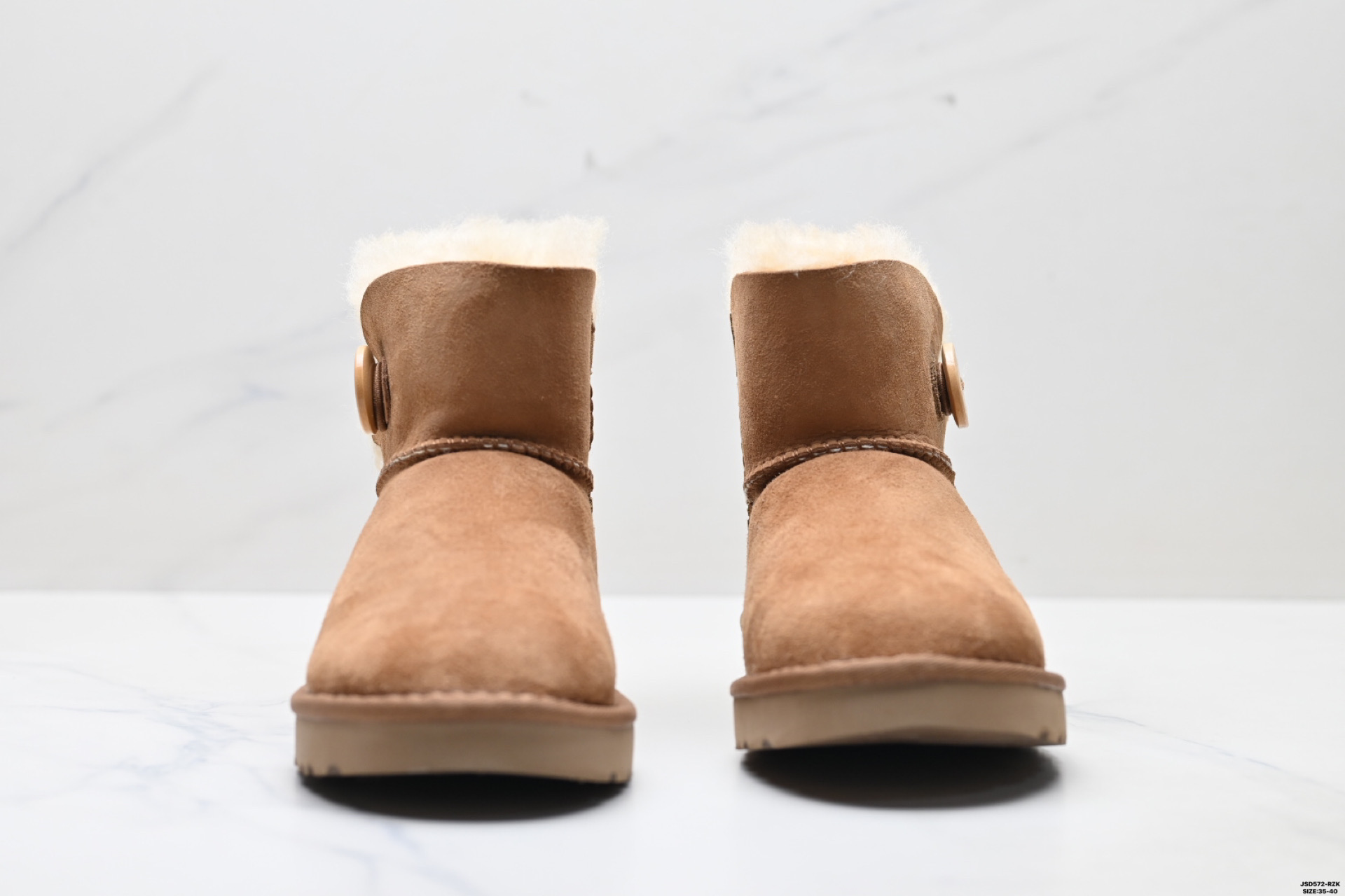 UGG Mini Bailey Button II Botas Cortas de Invierno para Mujer 8 i1758644170037 3476 0 6