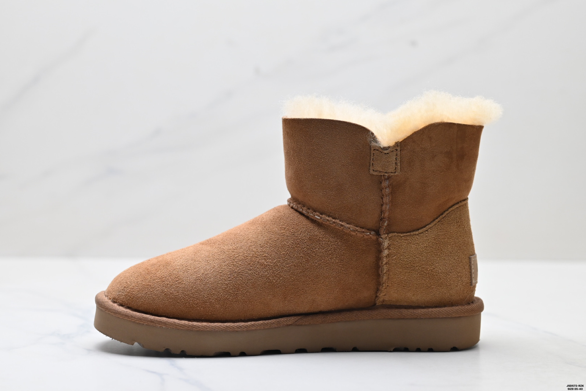 UGG Mini Bailey Button II Botas Cortas de Invierno para Mujer 4 i1758644170047 3185 0 2