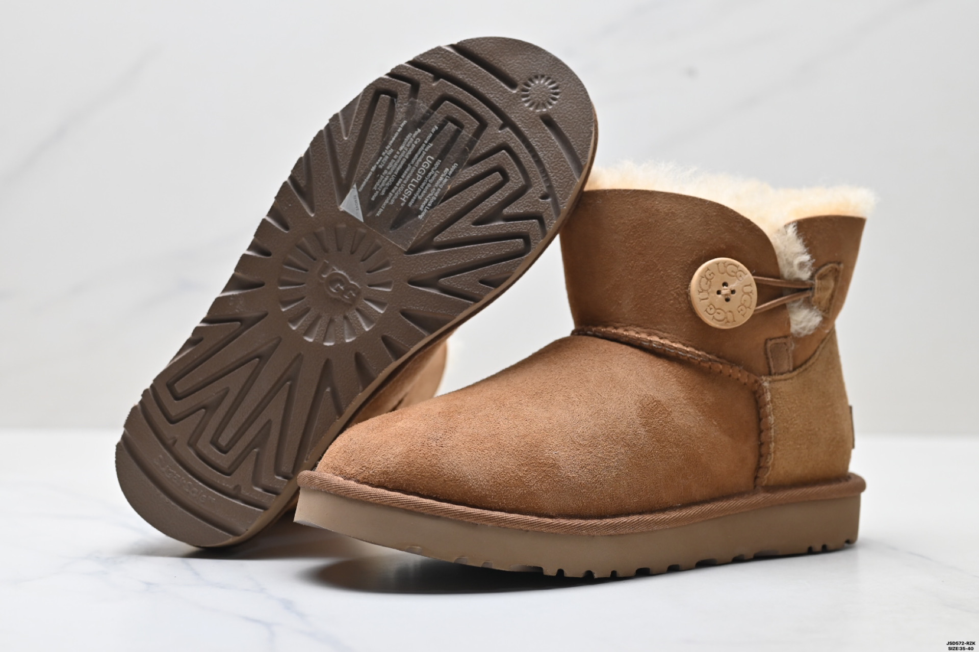 UGG Mini Bailey Button II Botas Cortas de Invierno para Mujer 9 i1758644170054 4659 0 7