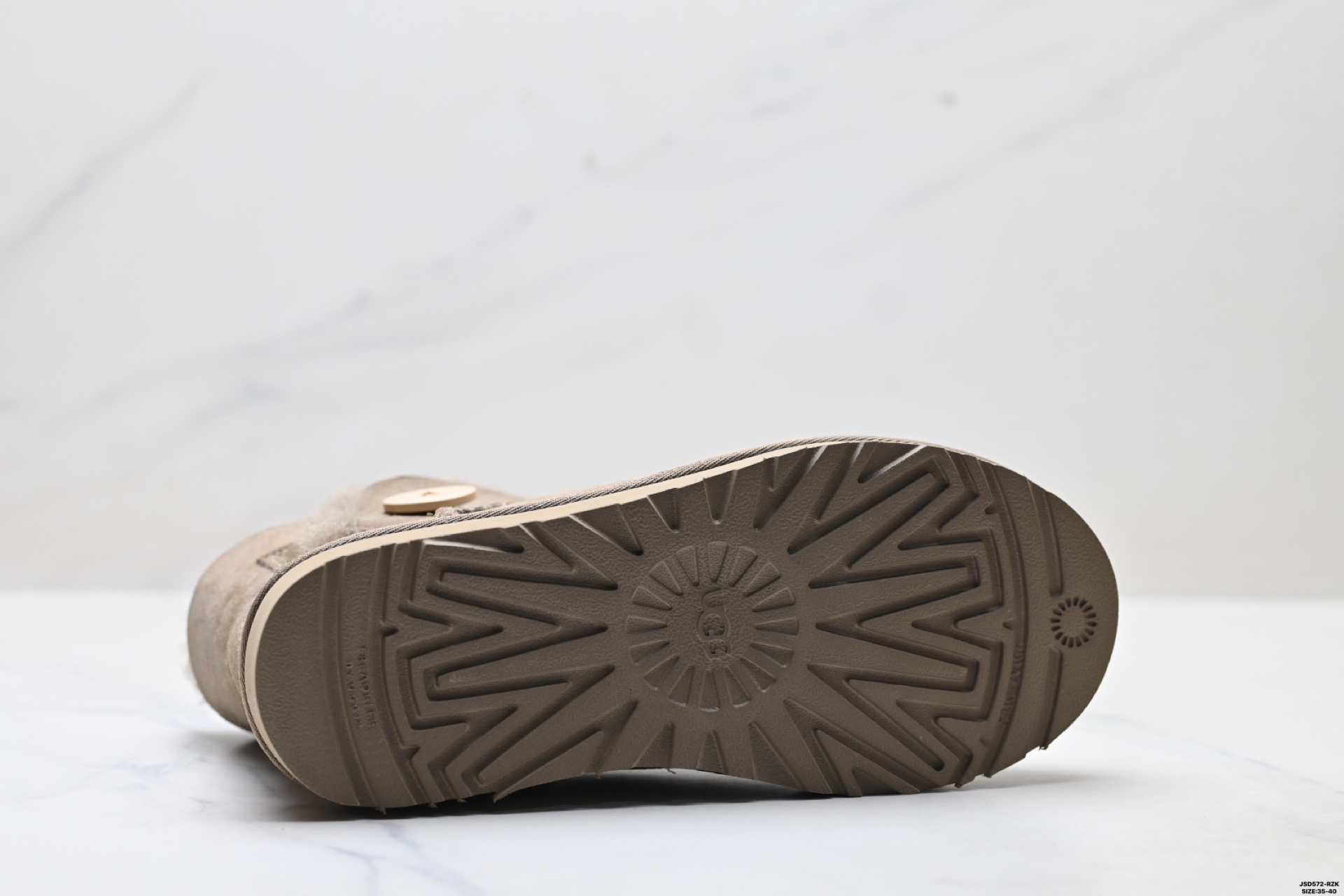 220 UGG MINI BAILEY BUTTON II 秋冬欧美风经典纽扣短筒平底套筒短靴雪地靴女靴 1016422