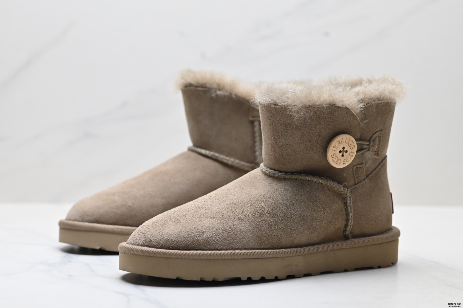 220 UGG MINI BAILEY BUTTON II 秋冬欧美风经典纽扣短筒平底套筒短靴雪地靴女靴 1016422