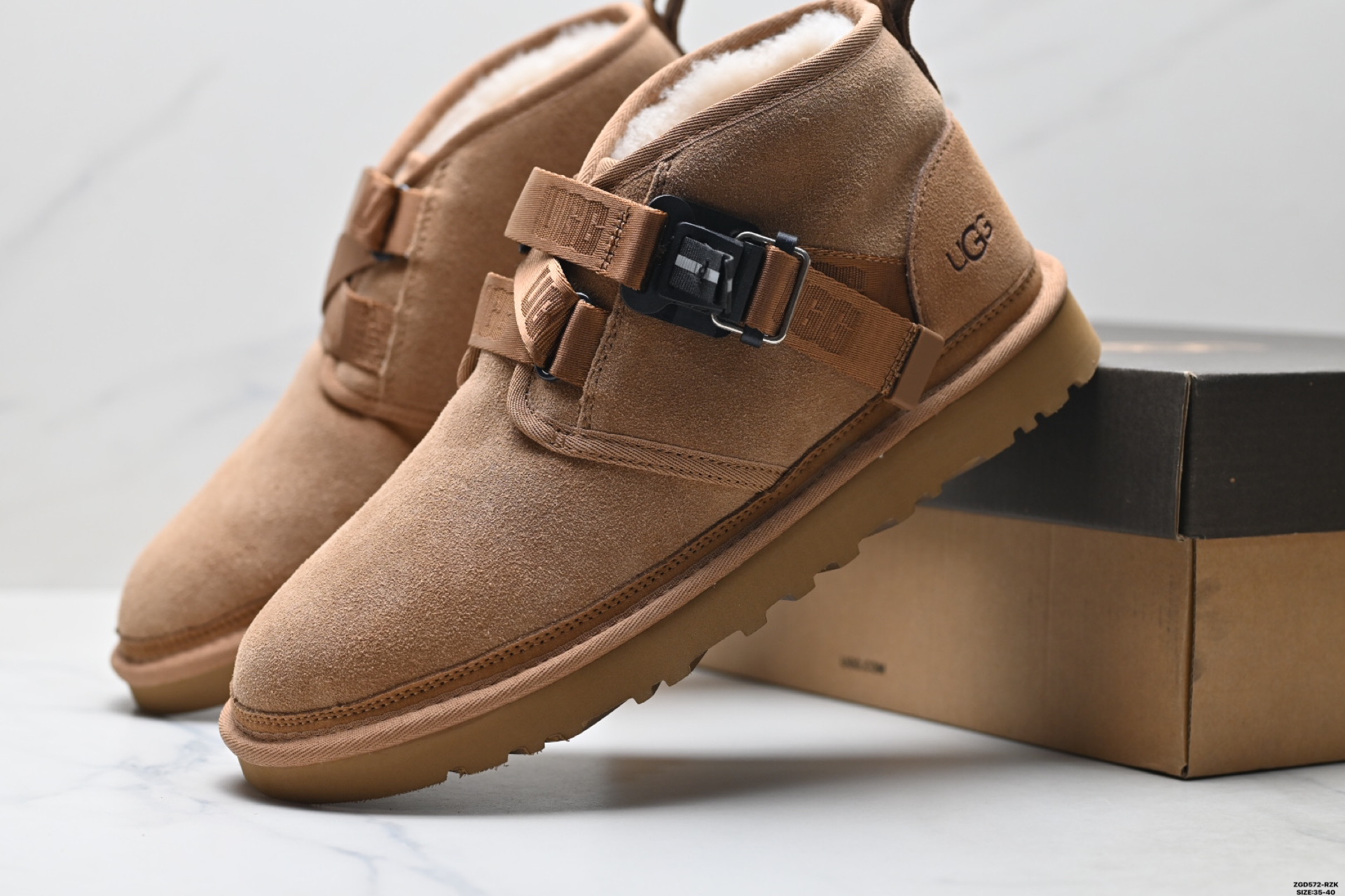 300 UGG牛反绒 保暖防滑纽姆搭扣款加绒 及踝 雪地靴