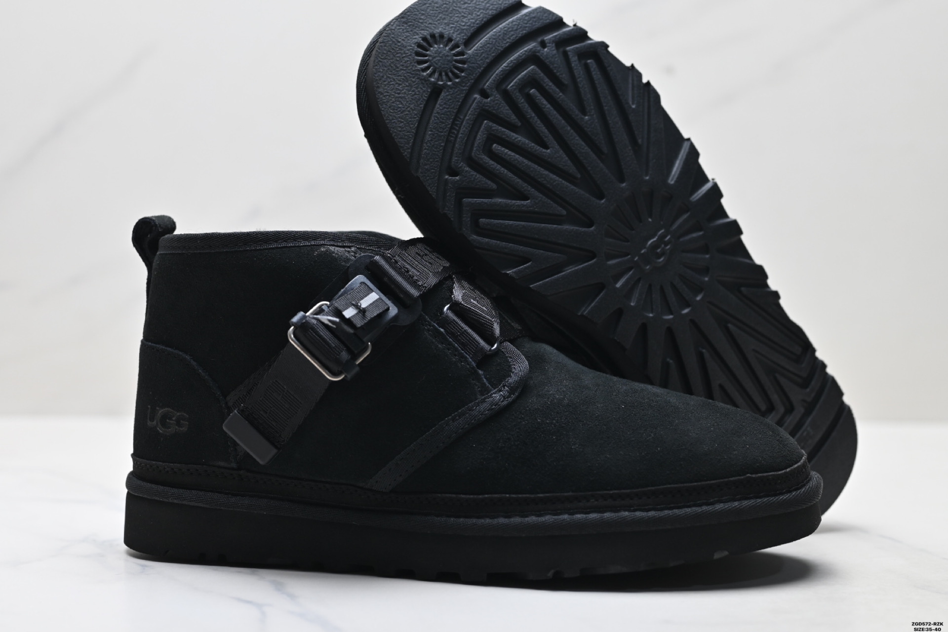 UGG Botas de Nieve de Gamuza Negra con Hebilla Ajustable para Mujer 6 i1758644367593 98 0 4