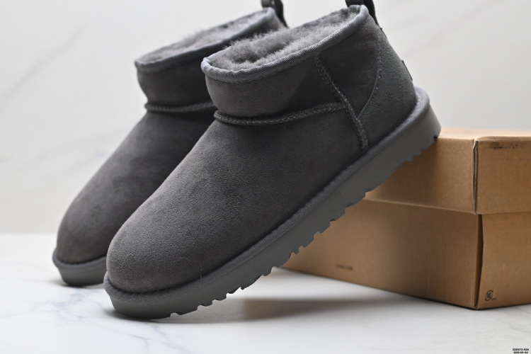 UGG Classic Ultra Mini Ankle Boot - Comfortable, Stylish, and Warm 1 UGG Classic Ultra Mini Ankle Boot – Comfortable, Stylish, and Warm