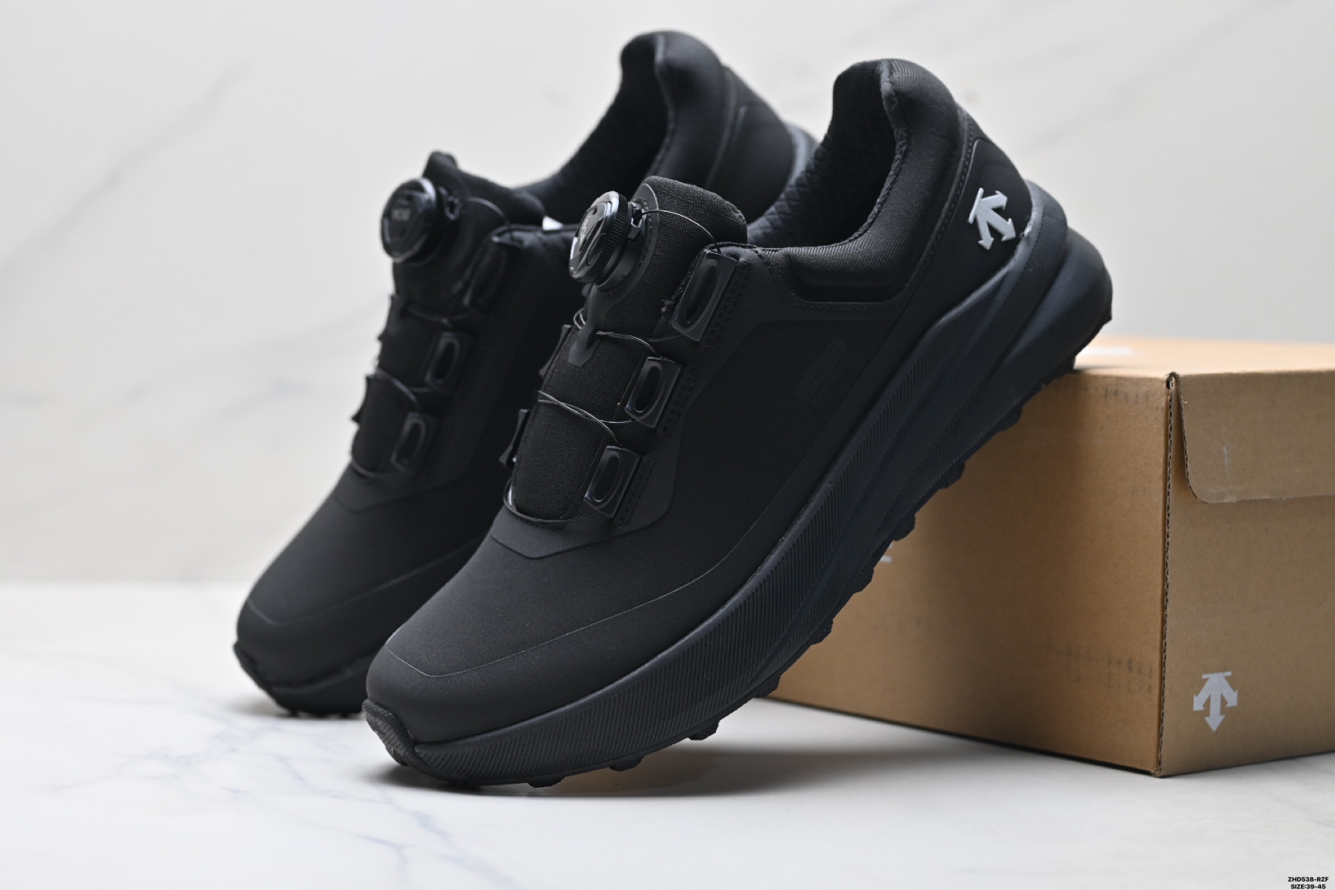 迪桑特DESCENTE PRIMER GTX男款DUALIS通勤防水耐磨低帮户外休闲鞋 D3432LCR23