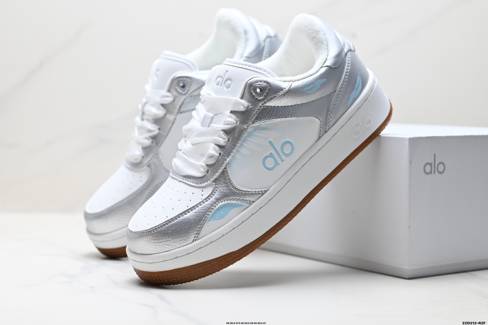 260 金智秀同款厚底alojiar加绒小白鞋女25新款百搭休闲运动鞋增高板本鞋