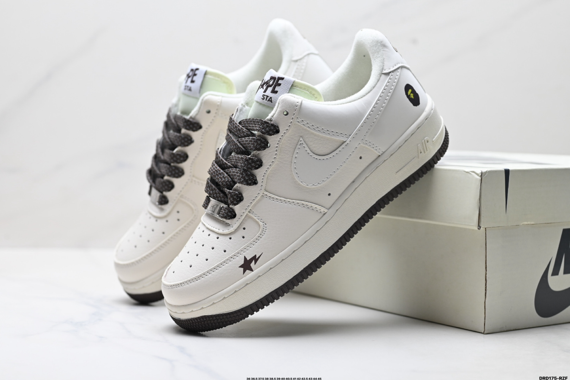 特价‼️💰110
公司级✅NIKE AIR FORCE 1‘07
原楦头原纸板 打造纯正低帮空军版型
专注外贸渠道 全掌内置蜂窝气垫 
原盒配件 原厂中底钢印、拉帮完美
货号:YZ8115-003
Size:36 36.5 37.5 38 38.5 39 40 40.5 41 42 42.5 43 44 45
ID:DRD175-RZF