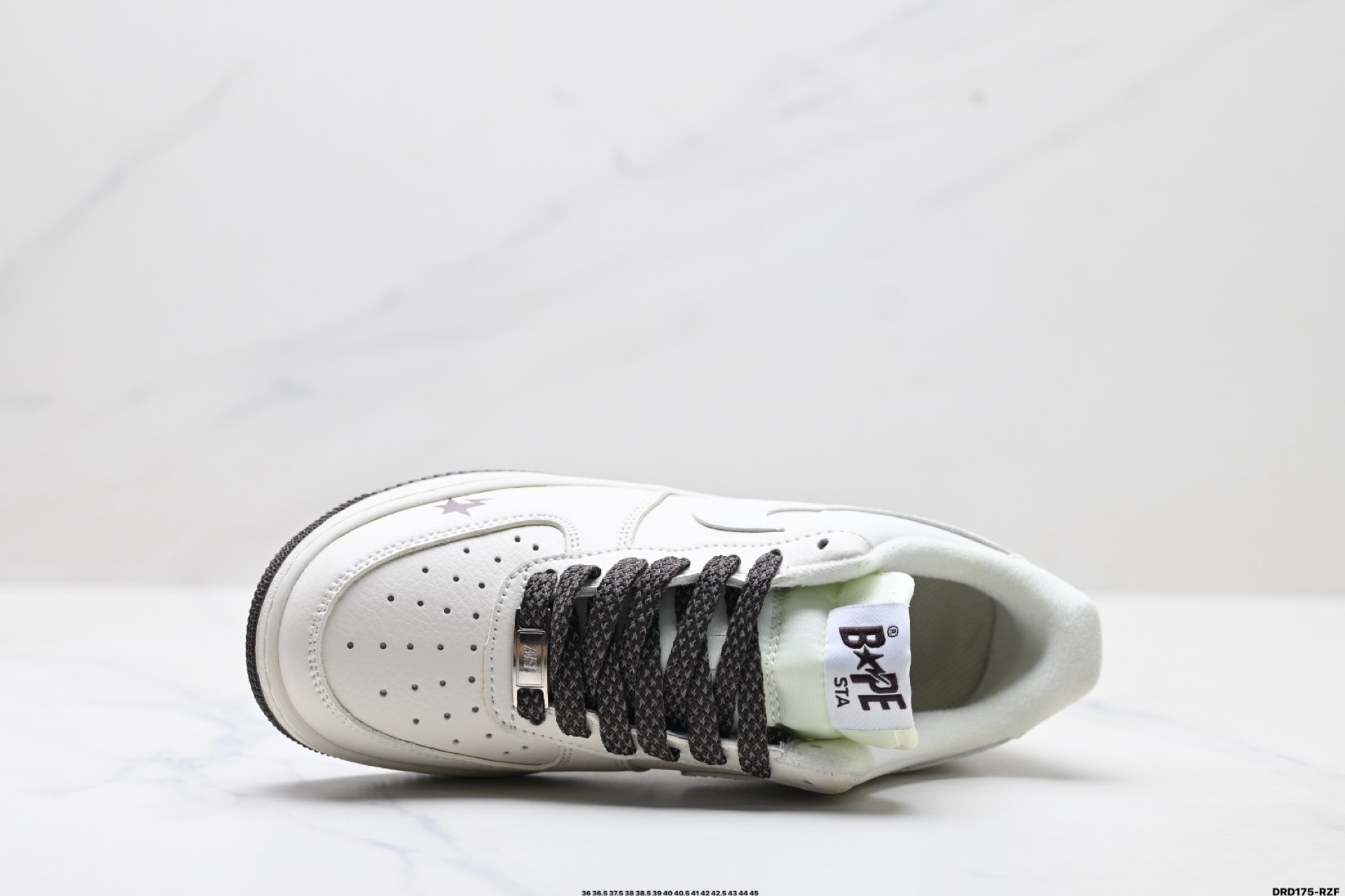 特价‼️💰110
公司级✅NIKE AIR FORCE 1‘07
原楦头原纸板 打造纯正低帮空军版型
专注外贸渠道 全掌内置蜂窝气垫 
原盒配件 原厂中底钢印、拉帮完美
货号:YZ8115-003
Size:36 36.5 37.5 38 38.5 39 40 40.5 41 42 42.5 43 44 45
ID:DRD175-RZF