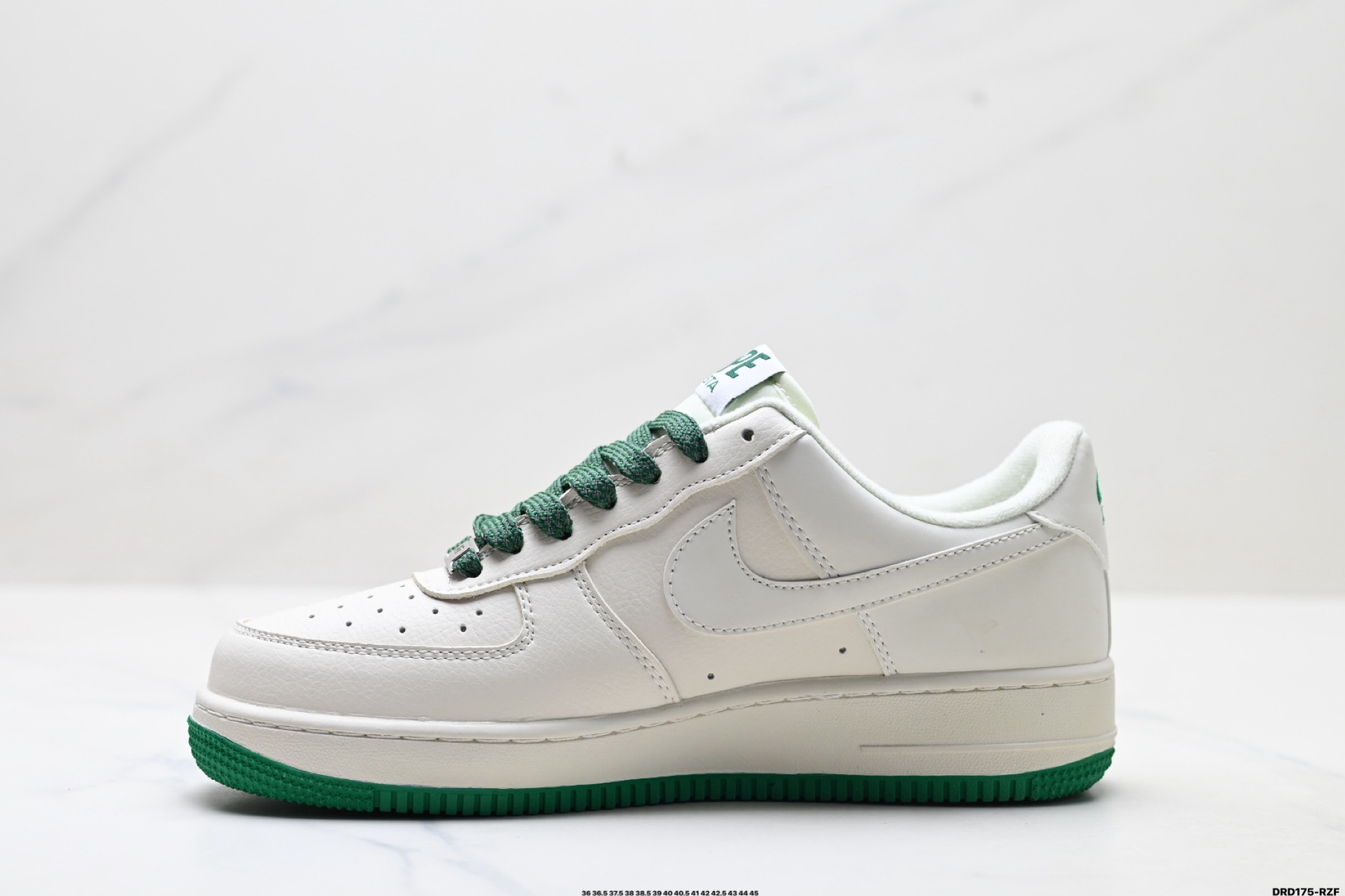 特价‼️💰110
公司级✅NIKE AIR FORCE 1‘07
原楦头原纸板 打造纯正低帮空军版型
专注外贸渠道 全掌内置蜂窝气垫 
原盒配件 原厂中底钢印、拉帮完美
货号:YZ8115-003
Size:36 36.5 37.5 38 38.5 39 40 40.5 41 42 42.5 43 44 45
ID:DRD175-RZF