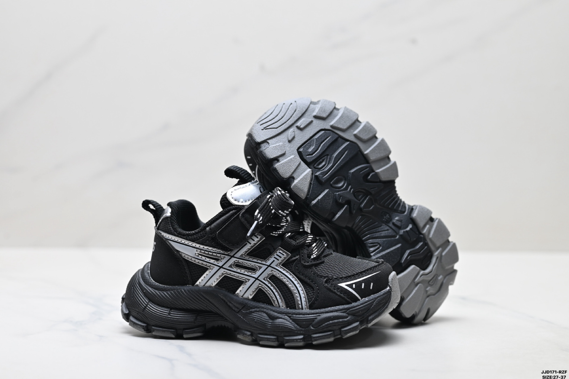 140 童鞋Asics 亚瑟士 透气运动鞋 网眼鞋面 配合部分合成革材质 采用全新AHAR+橡胶材质 更加耐磨 1201A789-001-Chinese UA Cheap High Quatity Brand Clothes Bags handbags Sneakers wholesale wholesaler seller from China Factory suppliers Fashion Clothing Shoes best Quality Beautiful Price 140 童鞋Asics 亚瑟士 透气运动鞋 网眼鞋面 配合部分合成革材质 采用全新AHAR+橡胶材质 更加耐磨 1201A789-001