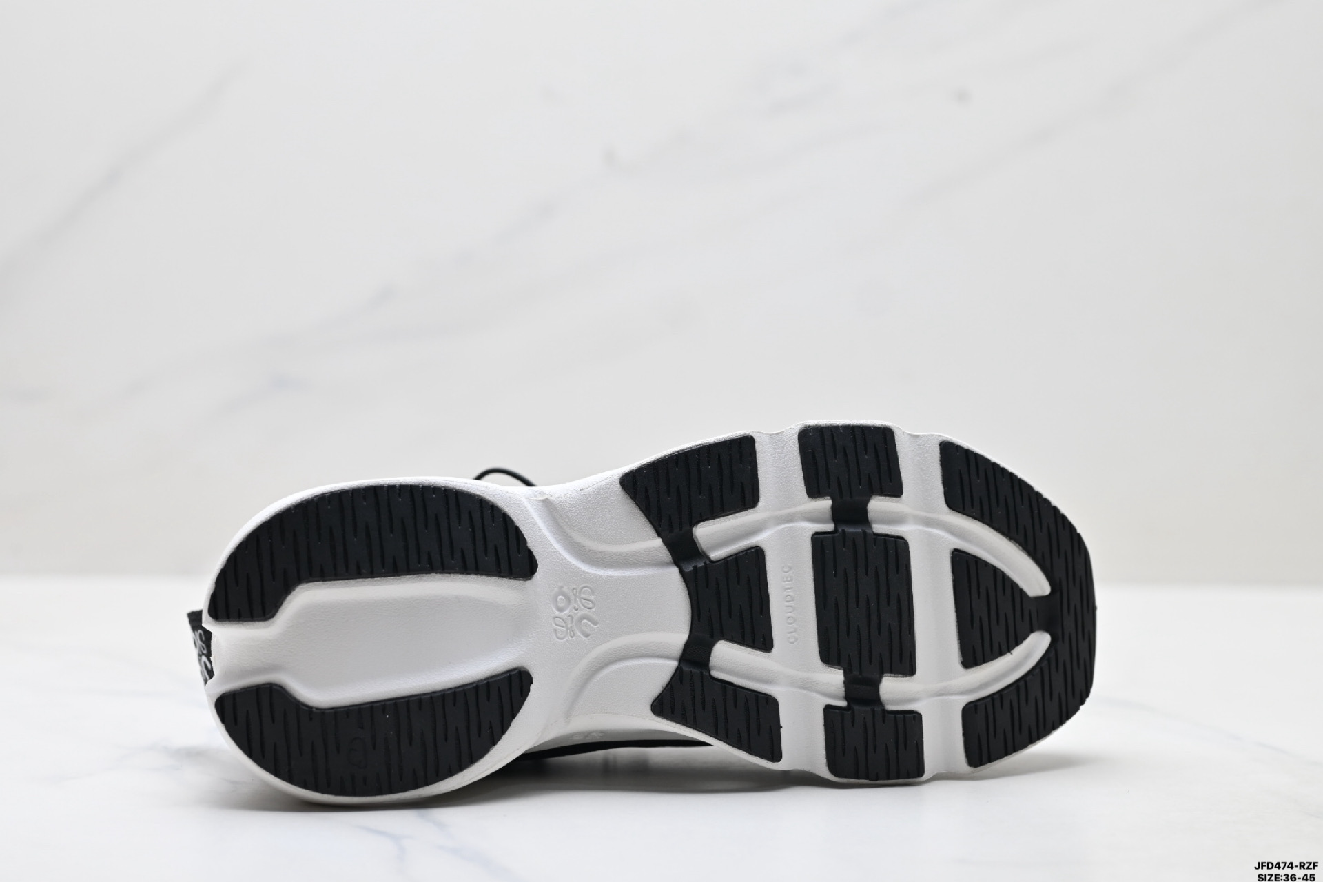 180 Loewe x On昂跑Cloudtilt 罗意威 联名轻量运动休闲鞋 脚感很舒服