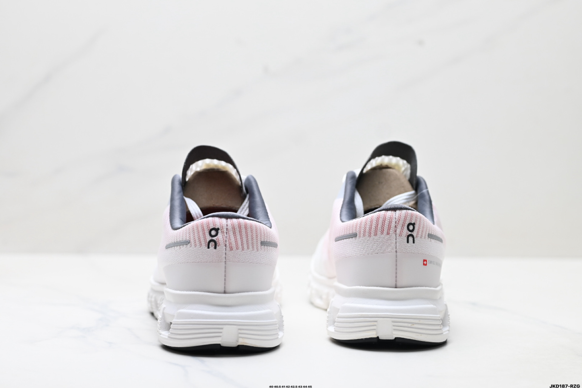 170 On昂跑 Cloud 6 Push 轻量运动休闲鞋 轻量透气的工程网格结合环保人造麂皮