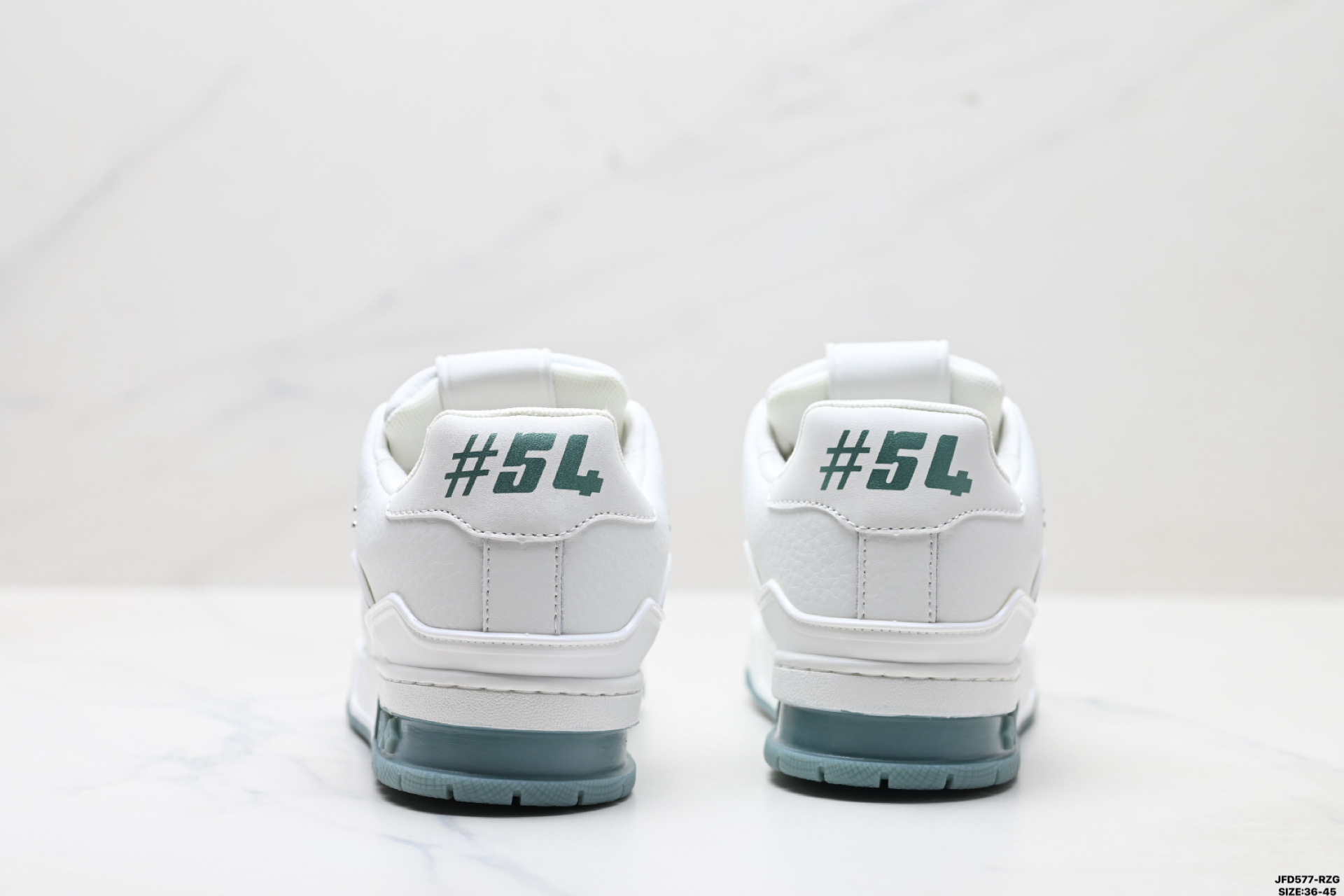 Louis Vuitton Trainer Sneaker Low: Elegancia y Comodidad en Cada Paso 7 i1758816372118 7808 0 5