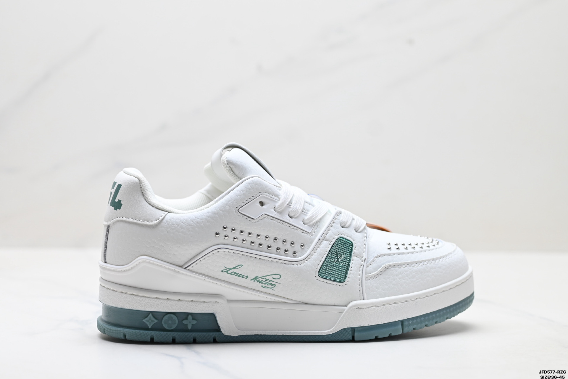 Louis Vuitton Trainer Sneaker Low: Elegancia y Comodidad en Cada Paso