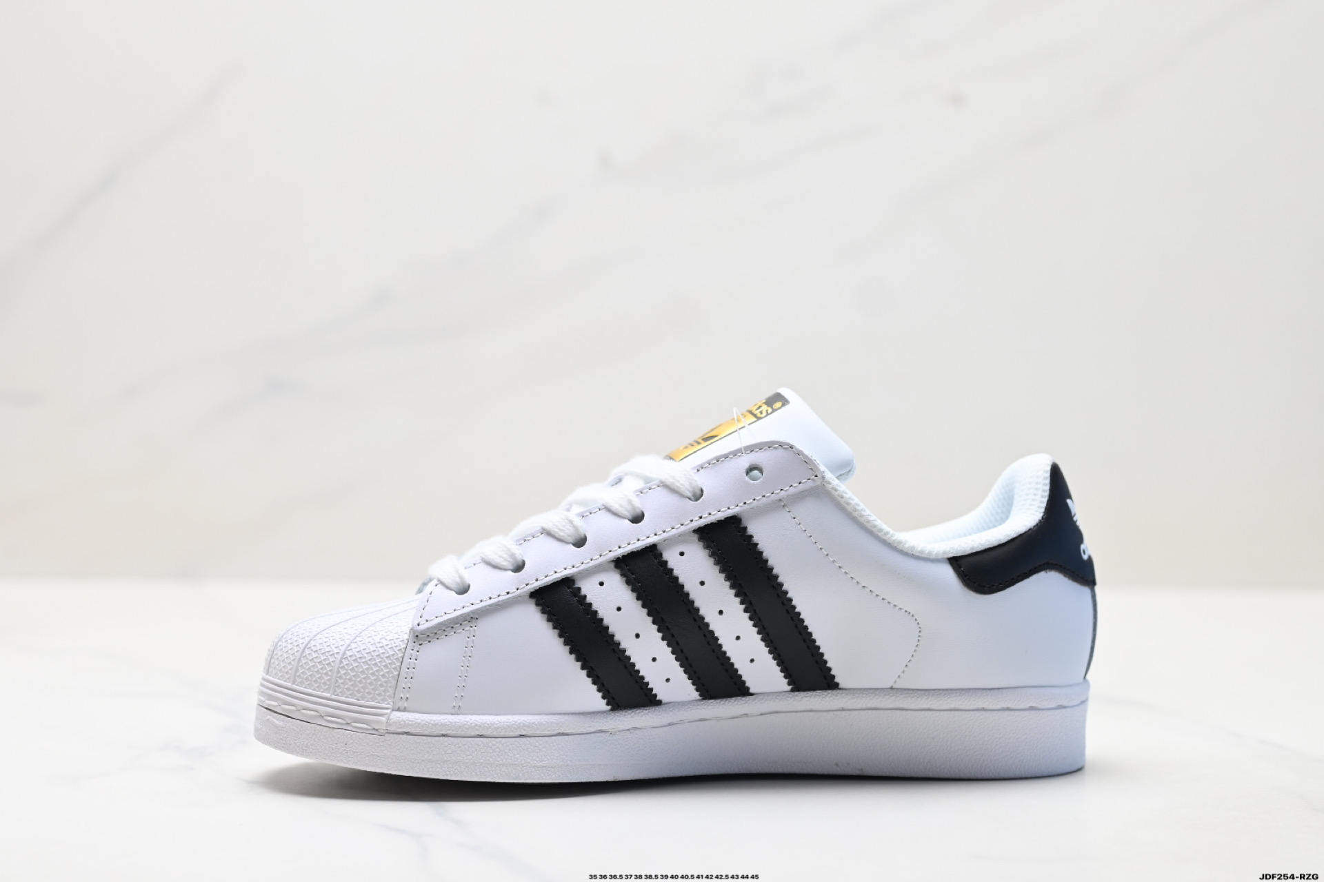Adidas Originals Superstar: Clásico, Cómodo y con Estilo. ¡Elige tu Talla! 4 i1758816834475 5594 0 2