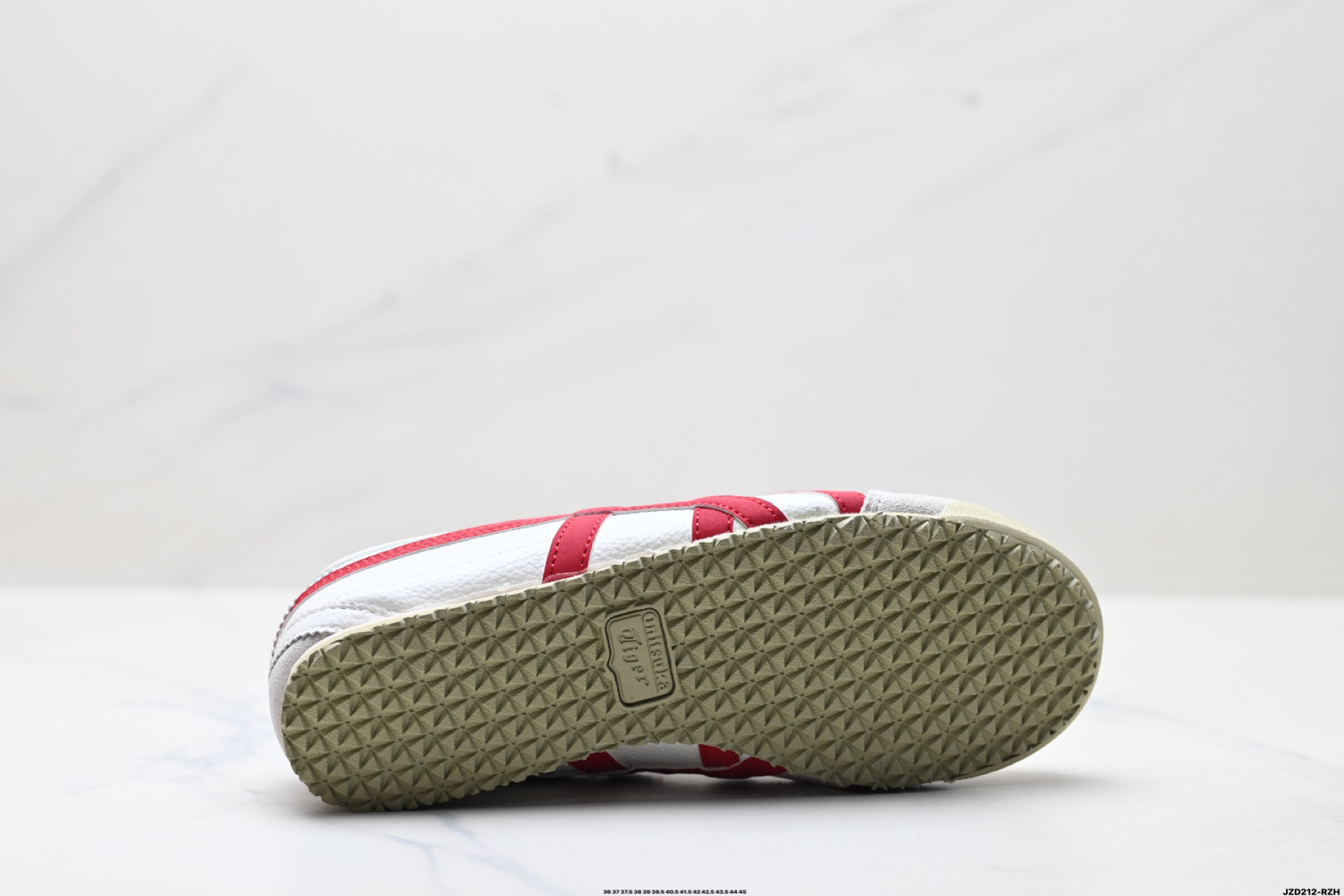 150 亚瑟士 Onitsuka Tiger Tokuten 布面 复古低帮休闲跑鞋 1183C126-100